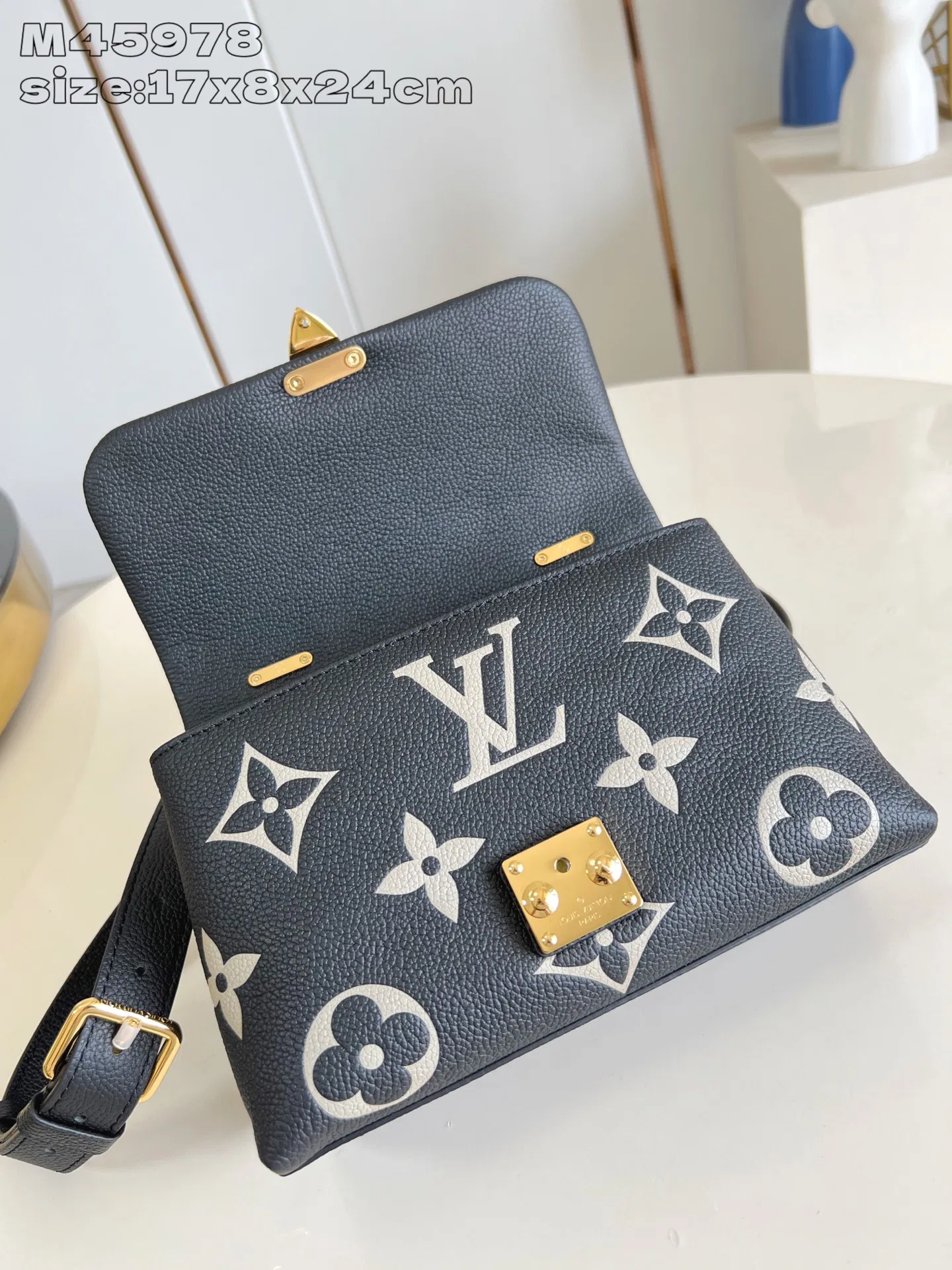 LV 27FW EJMGZXH 002 숄더백 7