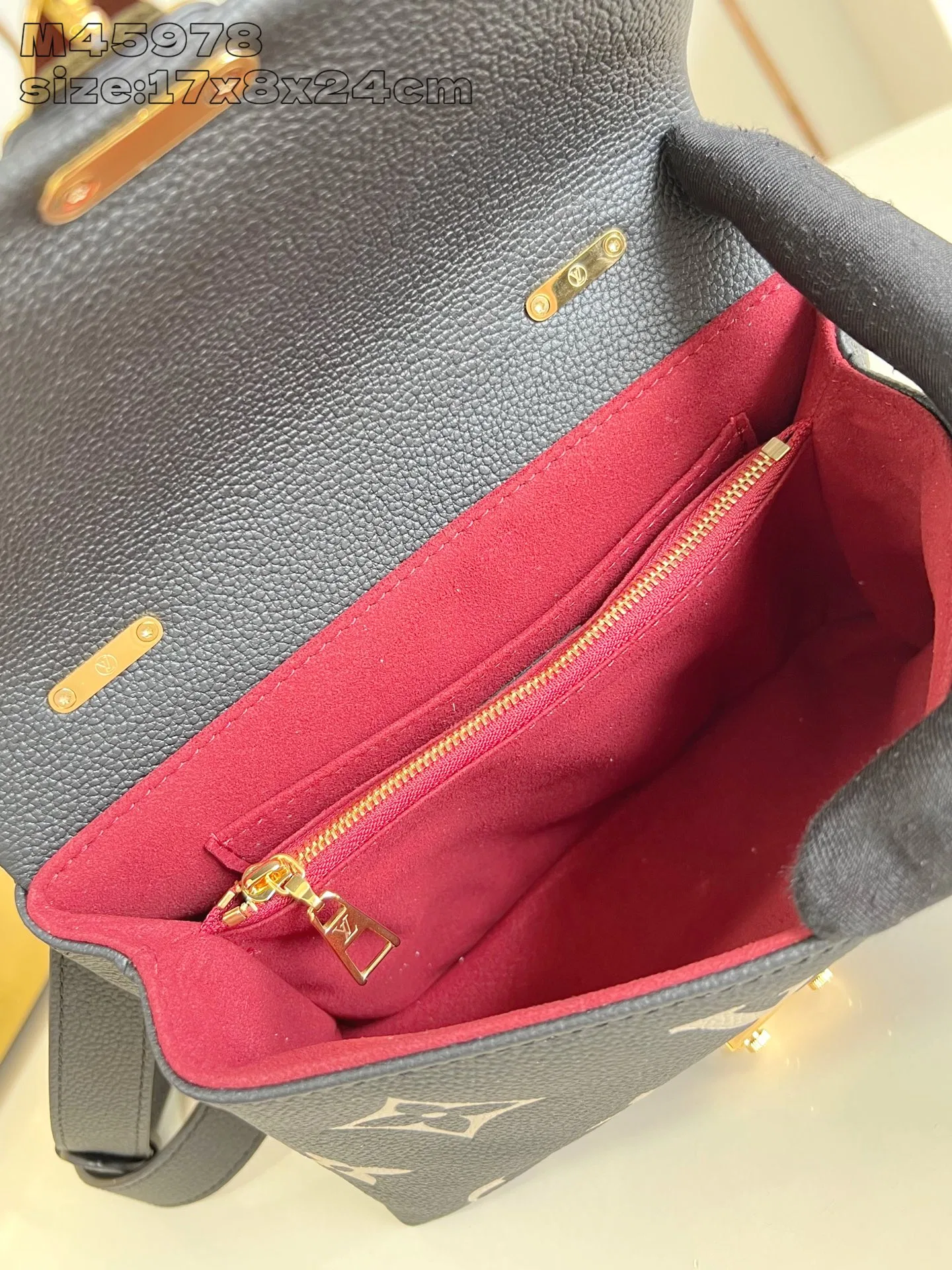 LV 27FW EJMGZXH 002 숄더백 8