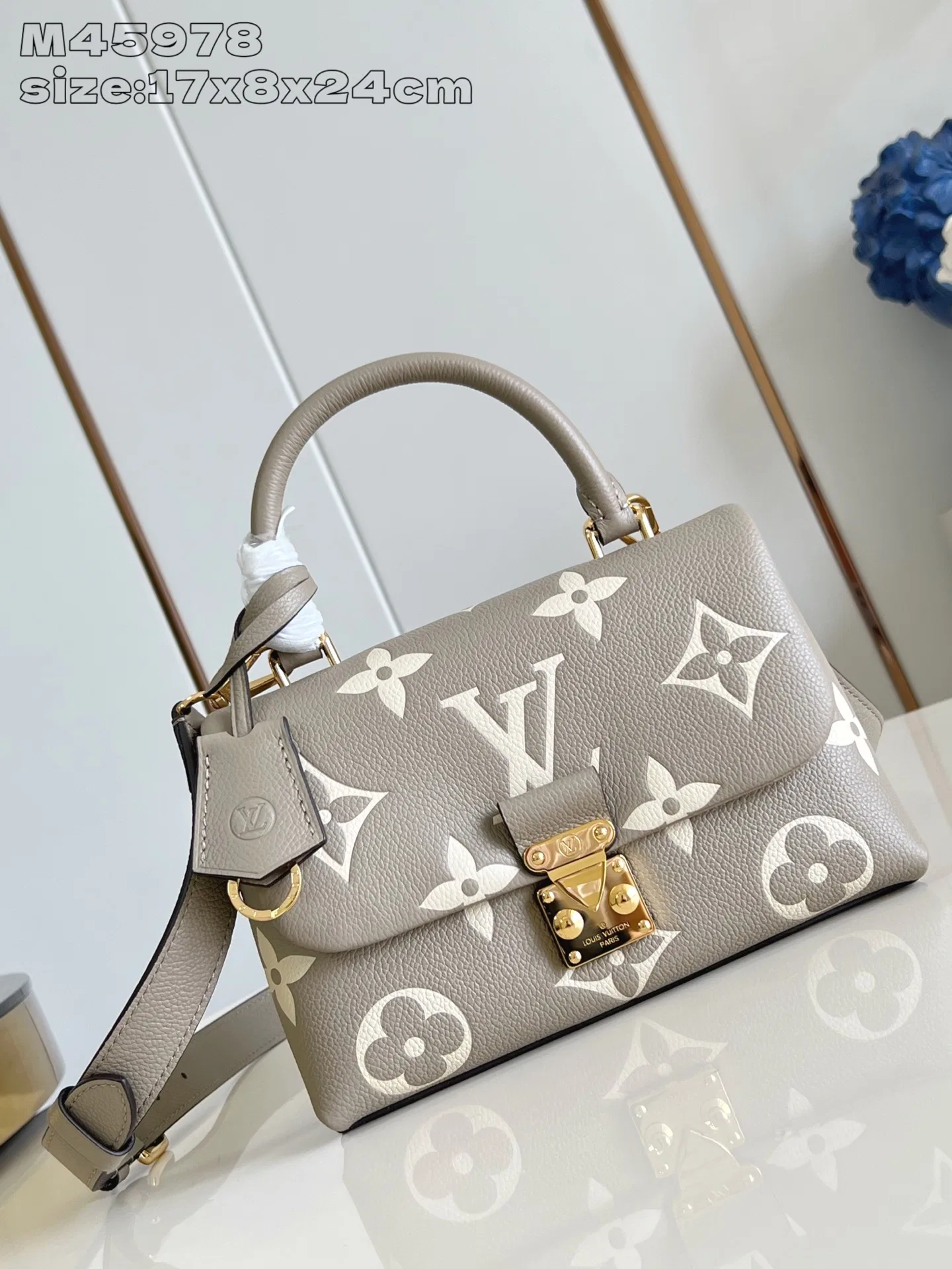 LV 27FW EJMGZXH 002 숄더백 11