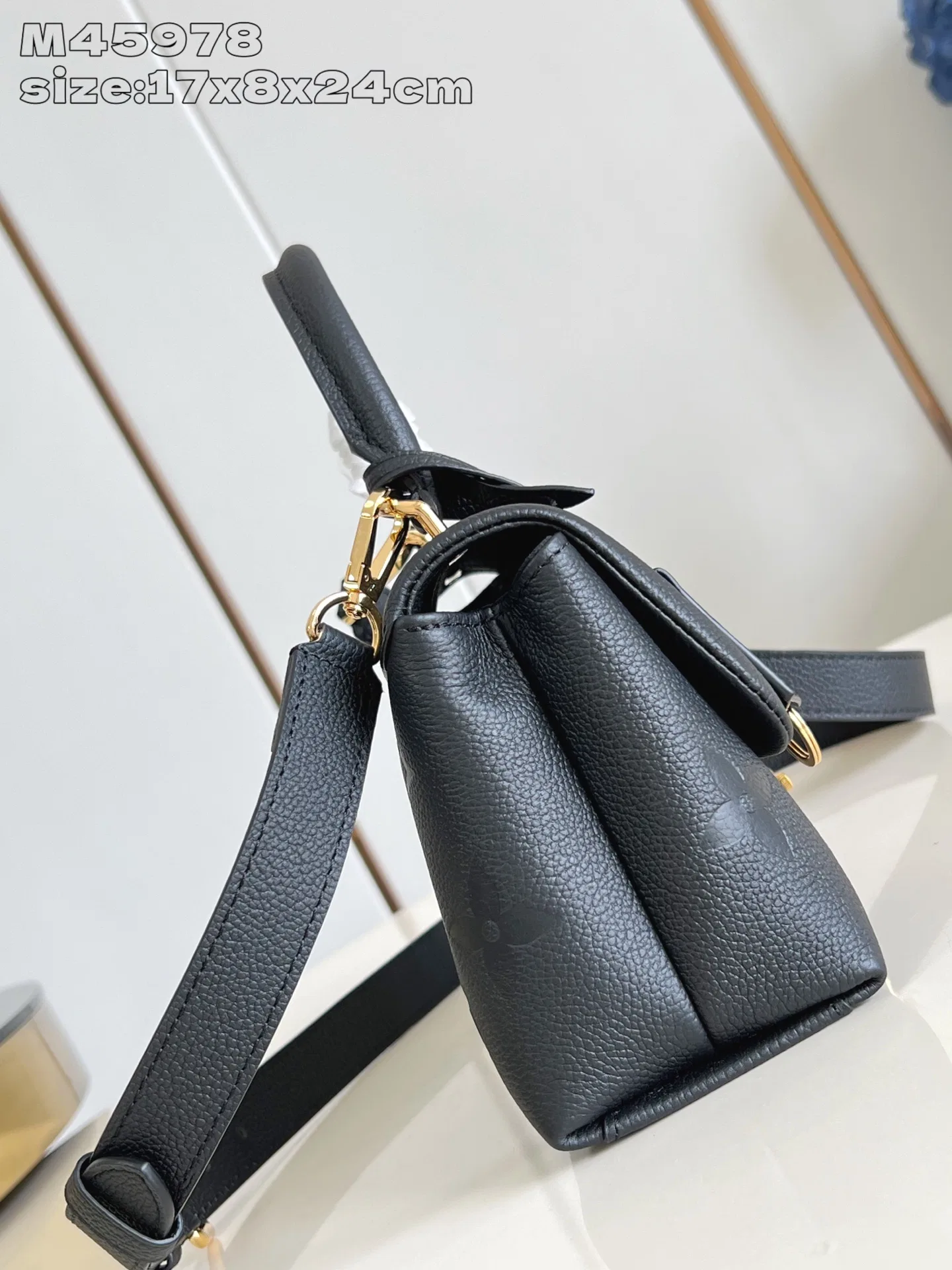 LV 27FW EJMGZXH 002 숄더백 24