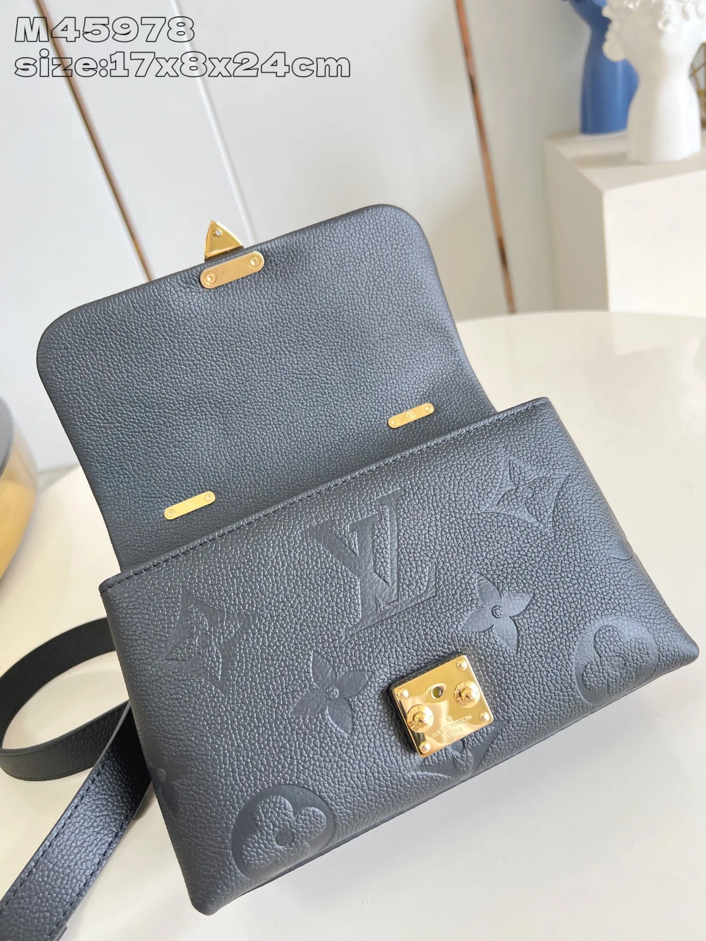 LV 27FW EJMGZXH 002 숄더백 27