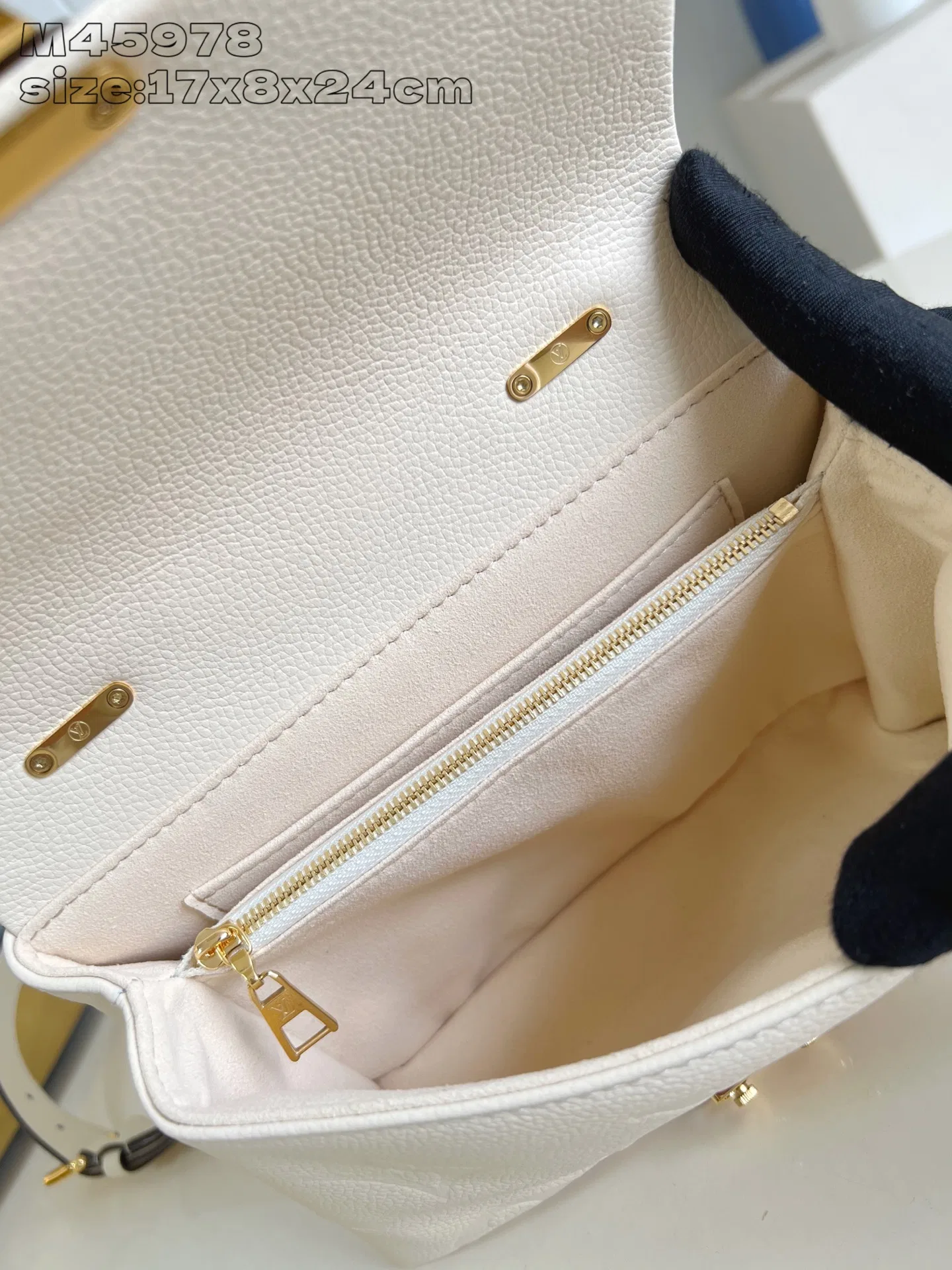 LV 27FW EJMGZXH 002 숄더백 38