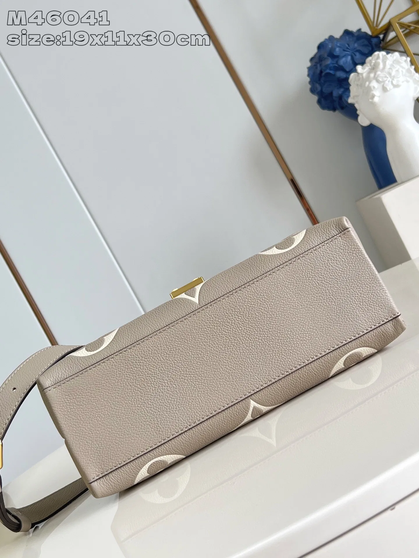 LV 27FW EJMGZXH 002 숄더백 47