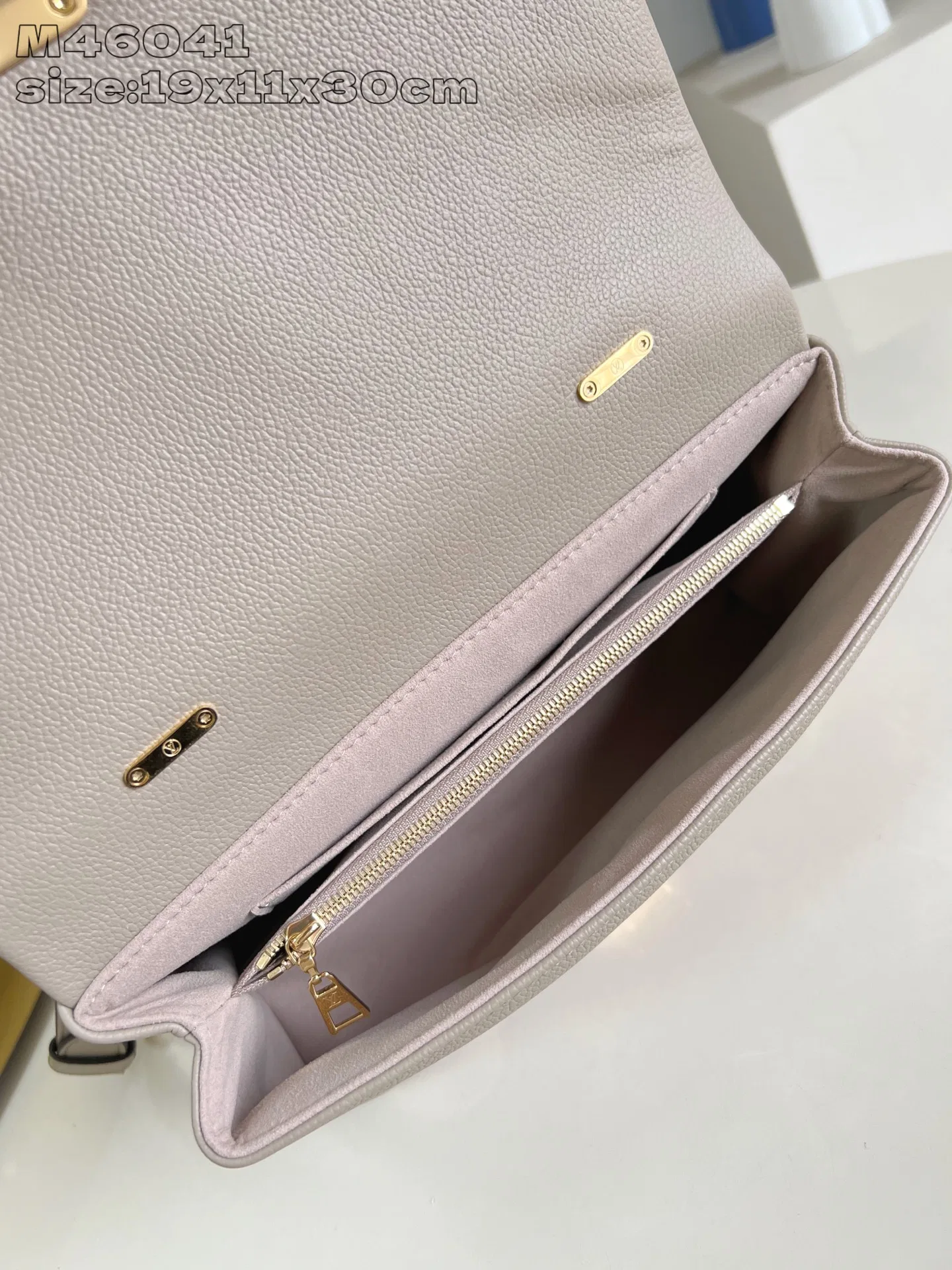 LV 27FW EJMGZXH 002 숄더백 49