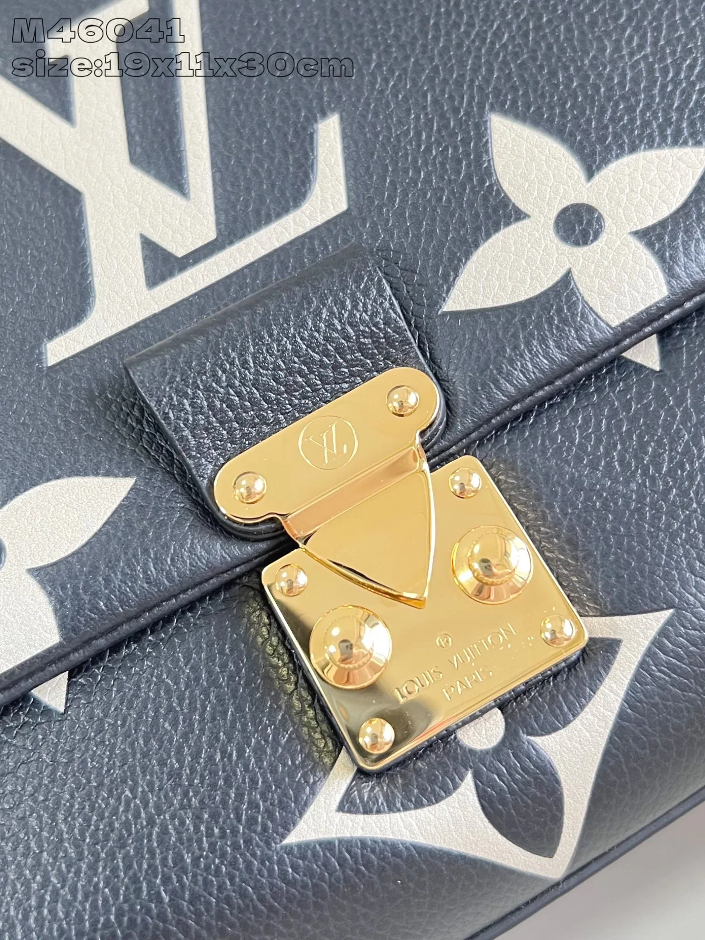 LV 27FW EJMGZXH 002 숄더백 54
