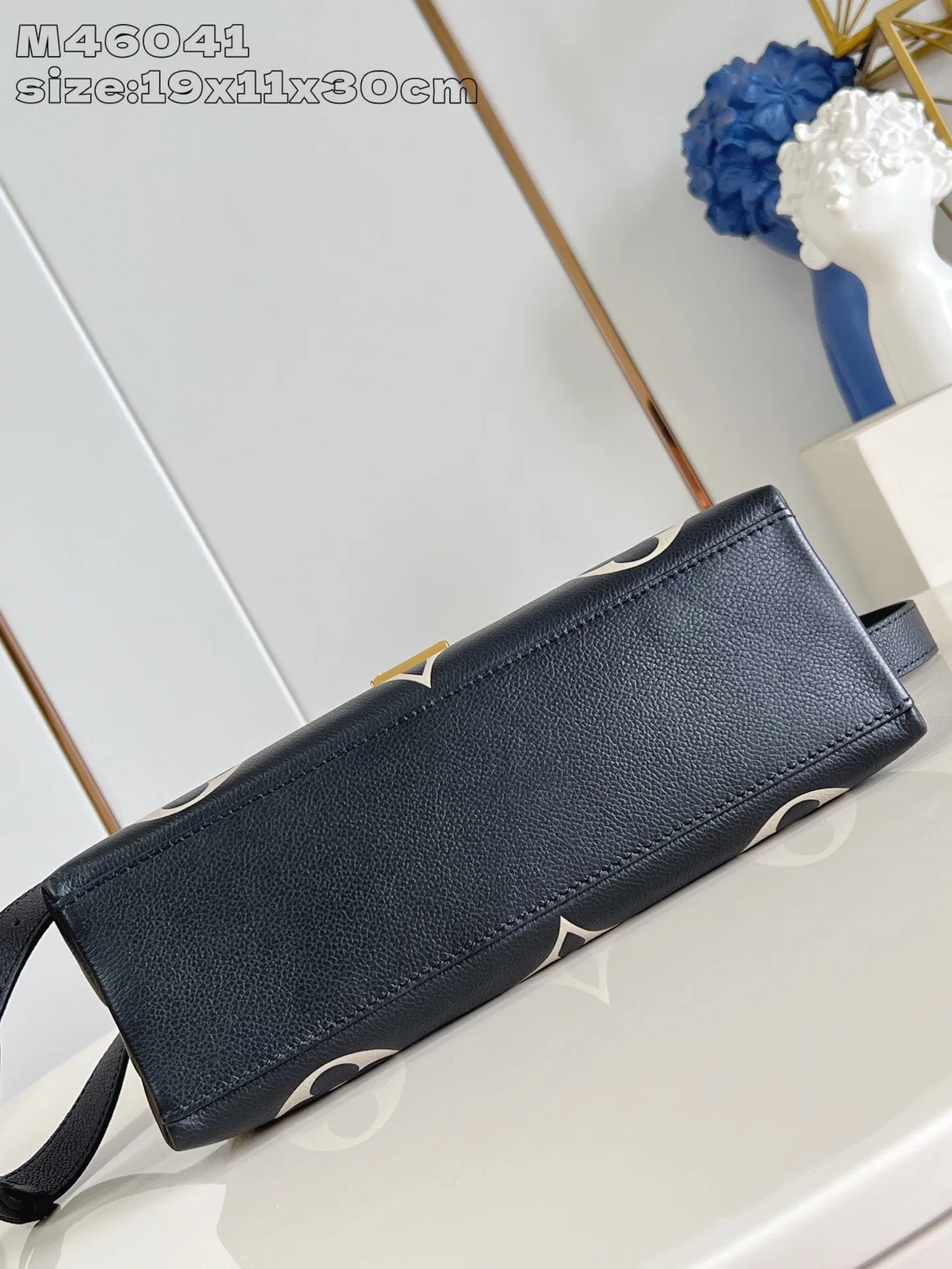 LV 27FW EJMGZXH 002 숄더백 57