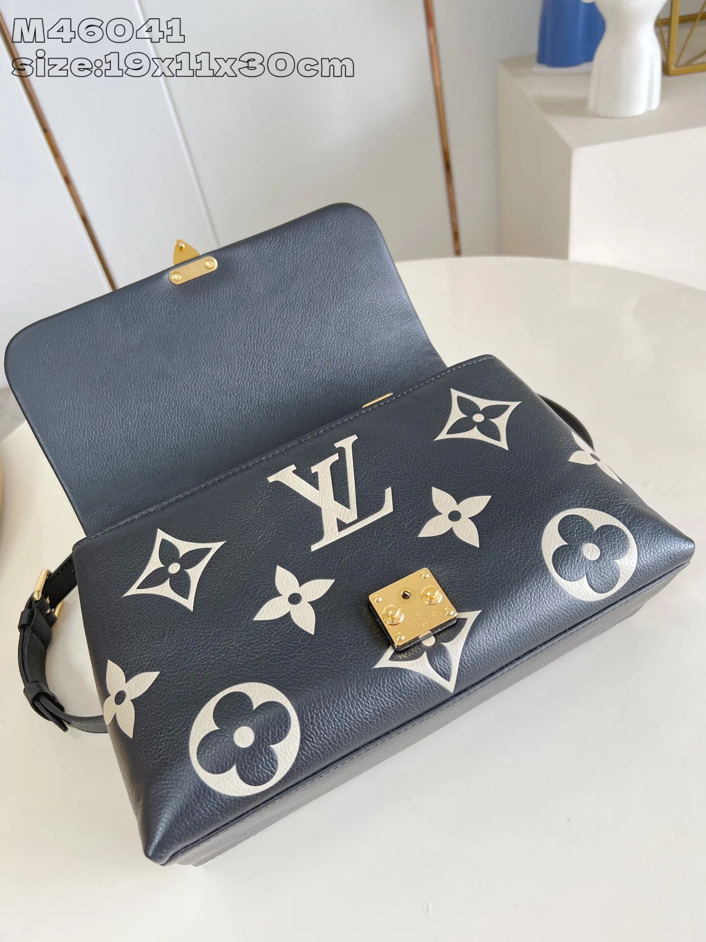 LV 27FW EJMGZXH 002 숄더백 58