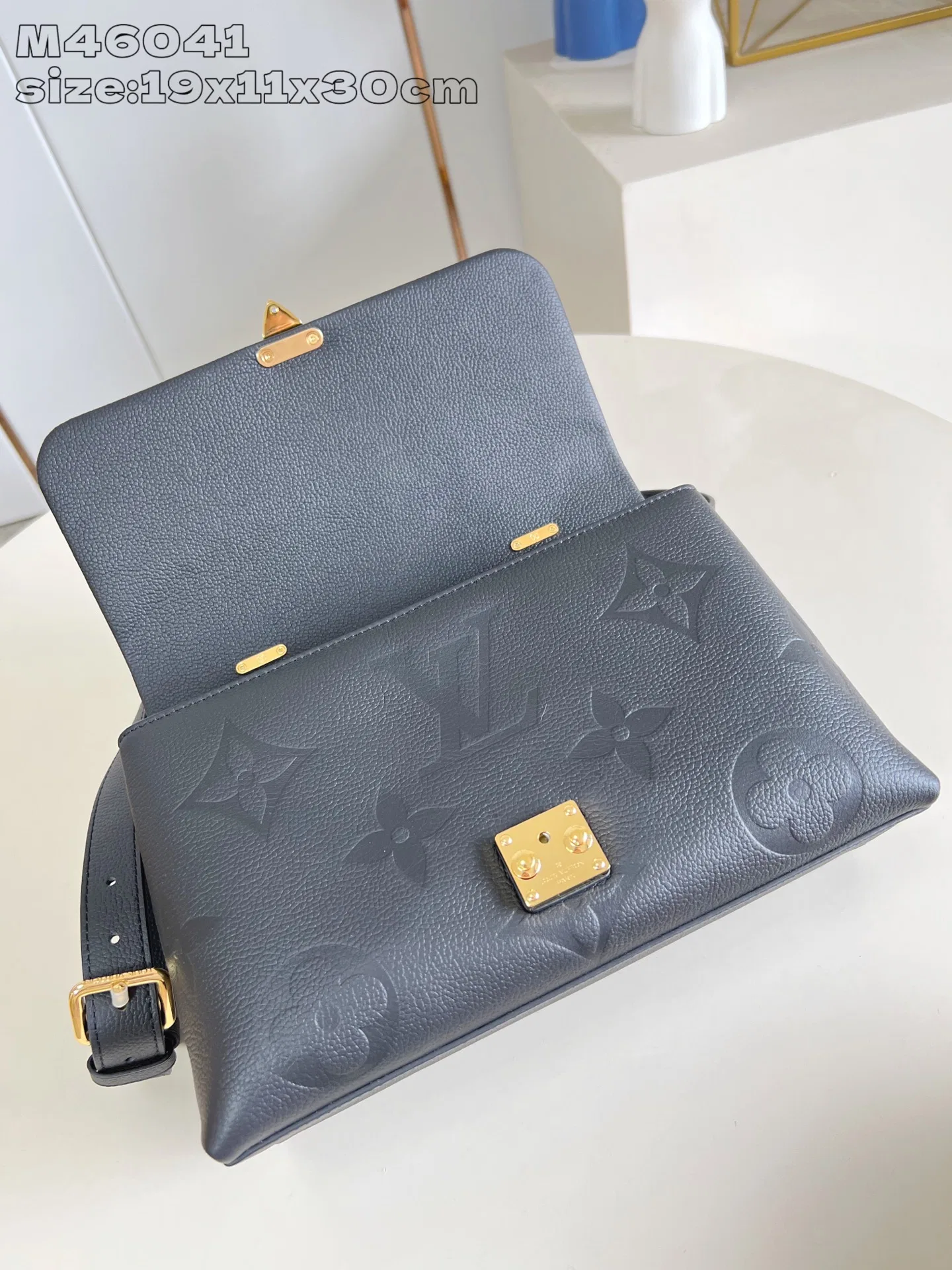 LV 27FW EJMGZXH 002 숄더백 68