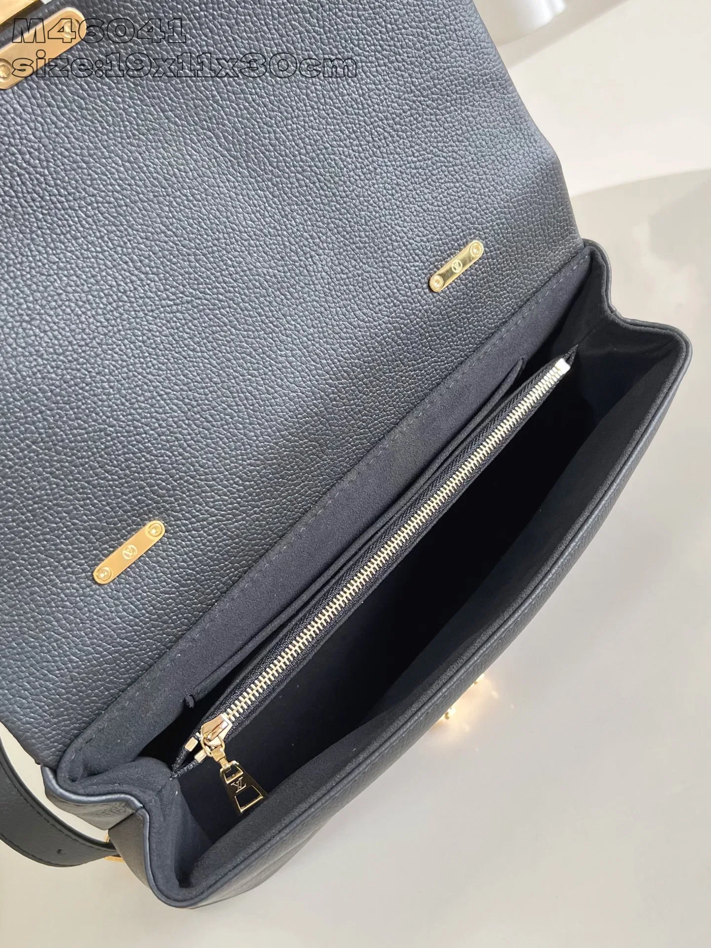 LV 27FW EJMGZXH 002 숄더백 69
