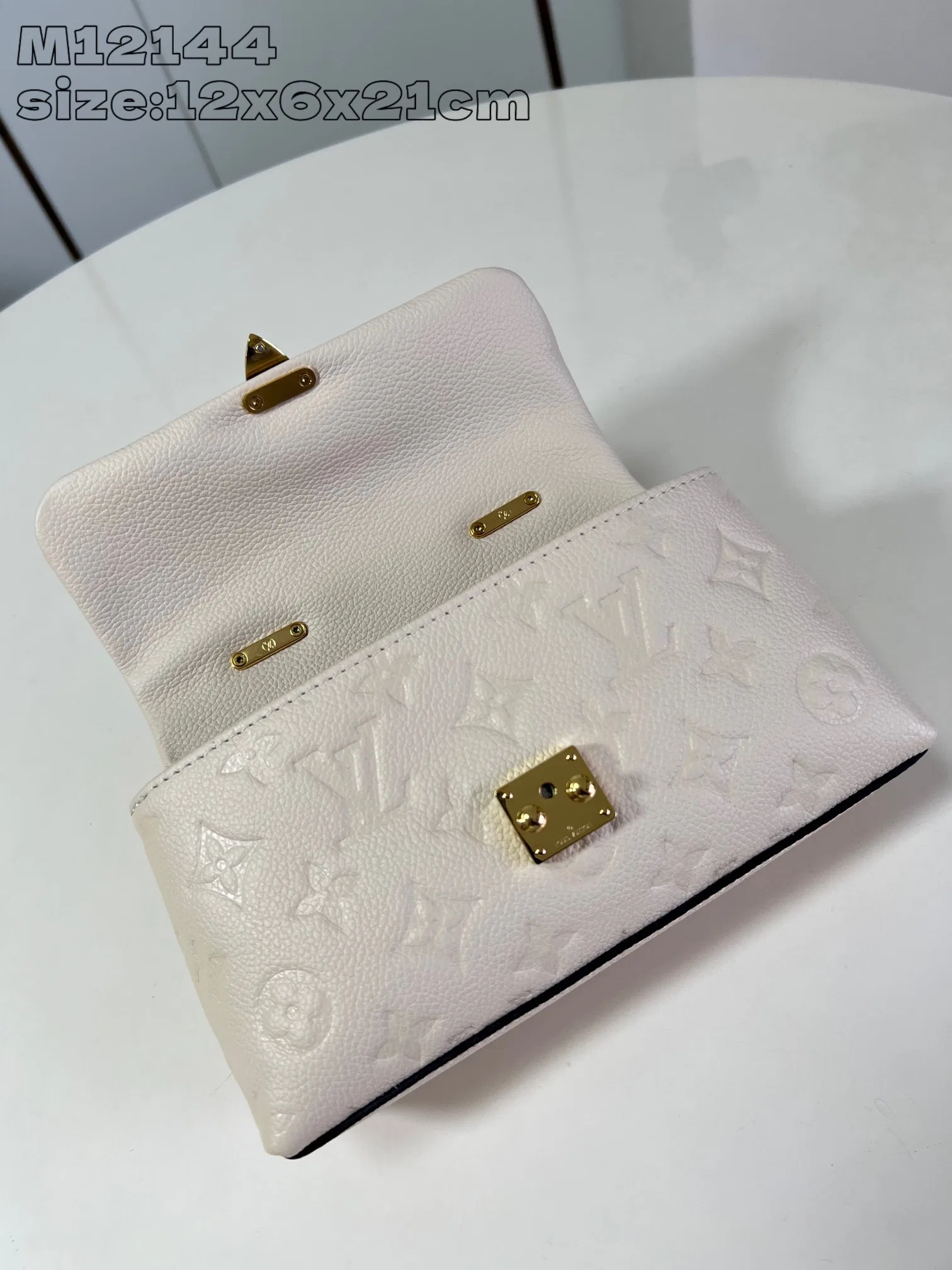 LV 27FW EJMGZXH 003 숄더백 10