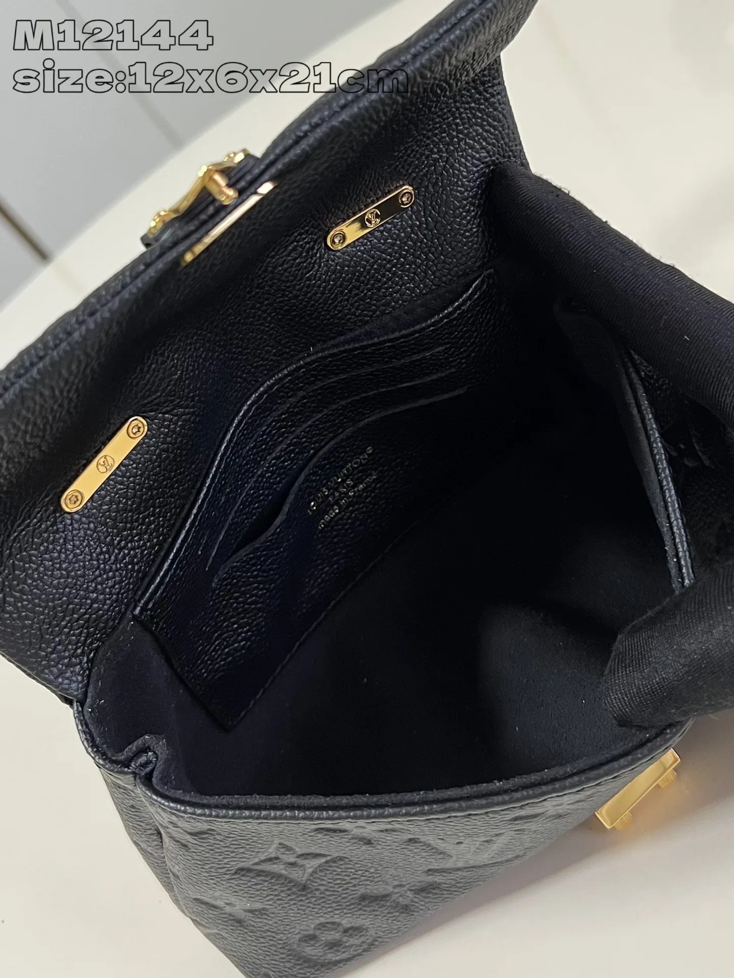 LV 27FW EJMGZXH 003 숄더백 22