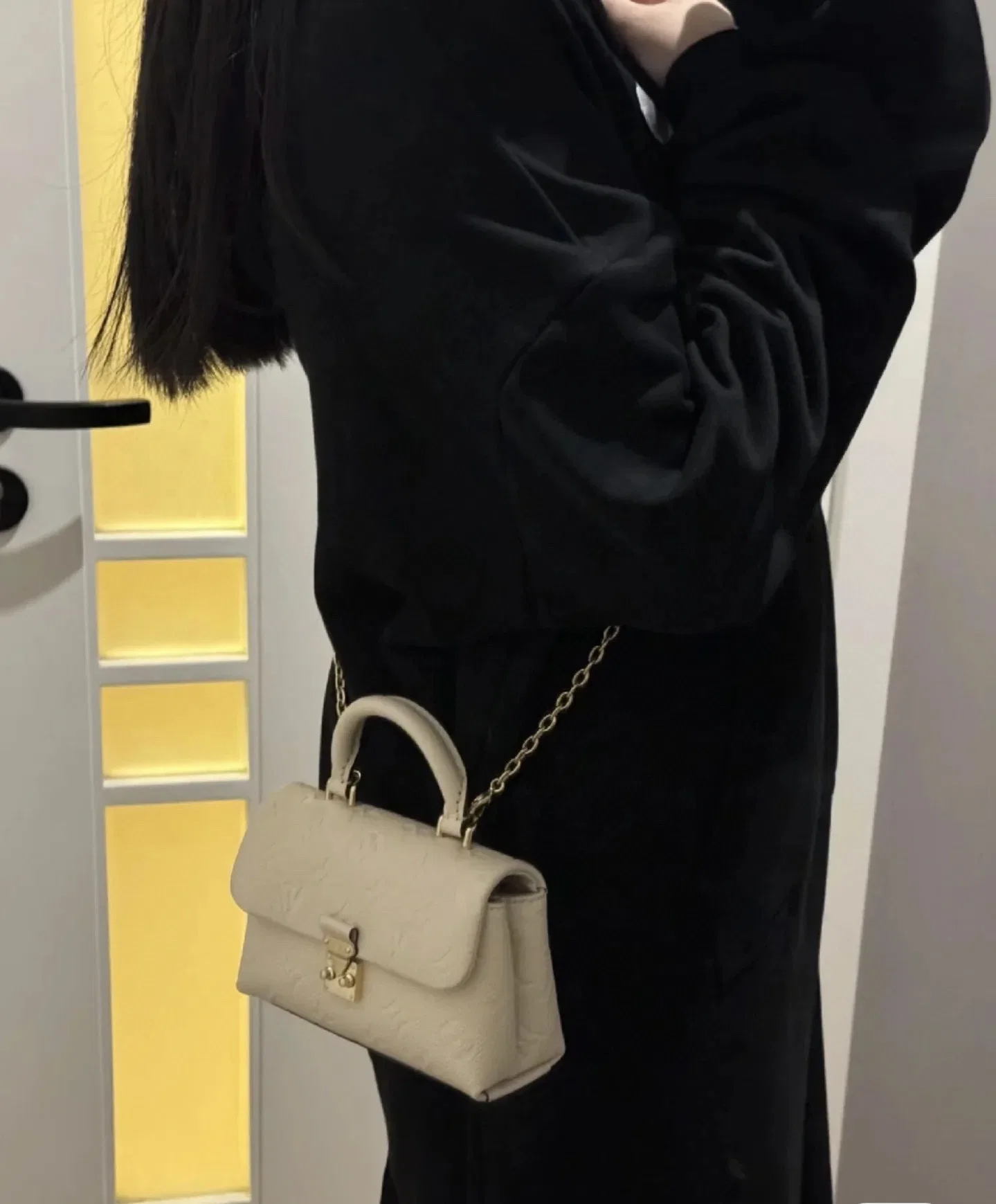 LV 27FW EJMGZXH 003 숄더백 27