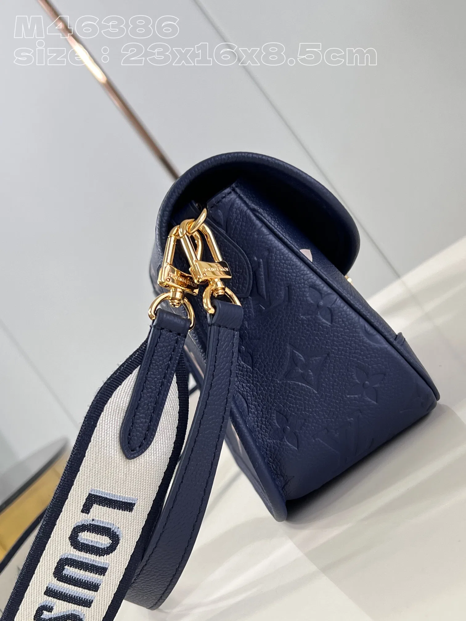 LV 27FW EJMGZXH 005 숄더백 13