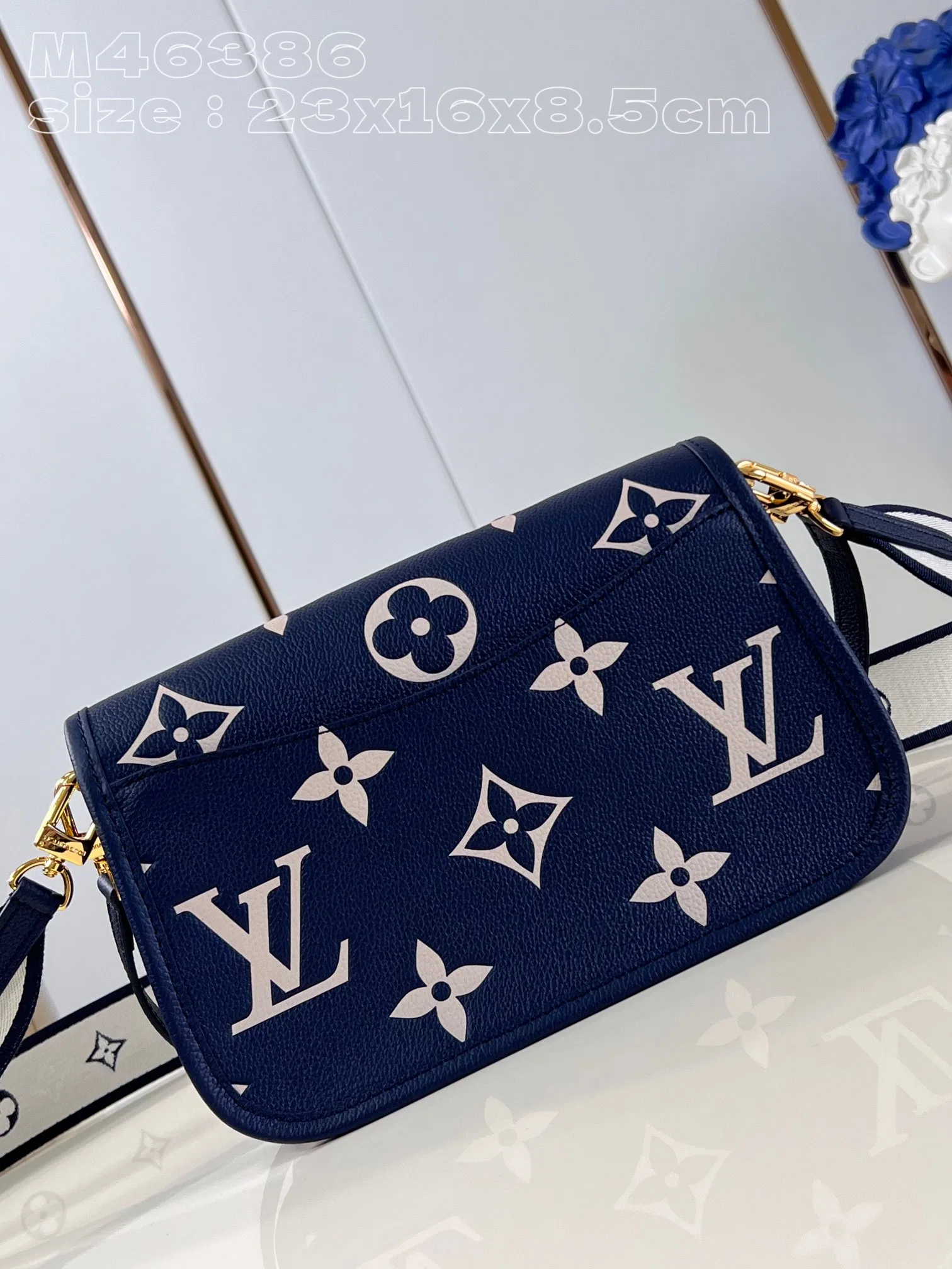 LV 27FW EJMGZXH 005 숄더백 14