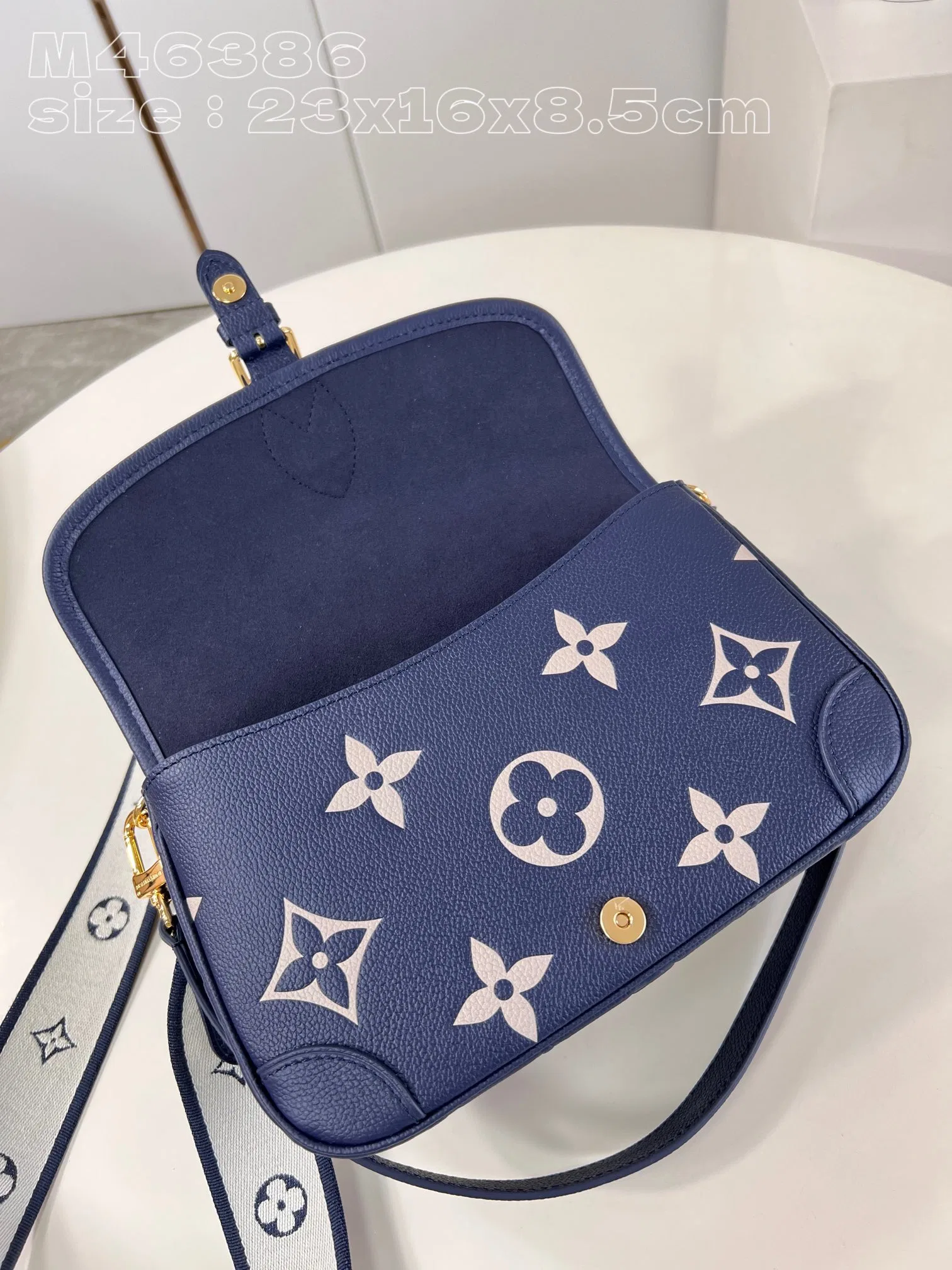 LV 27FW EJMGZXH 005 숄더백 16
