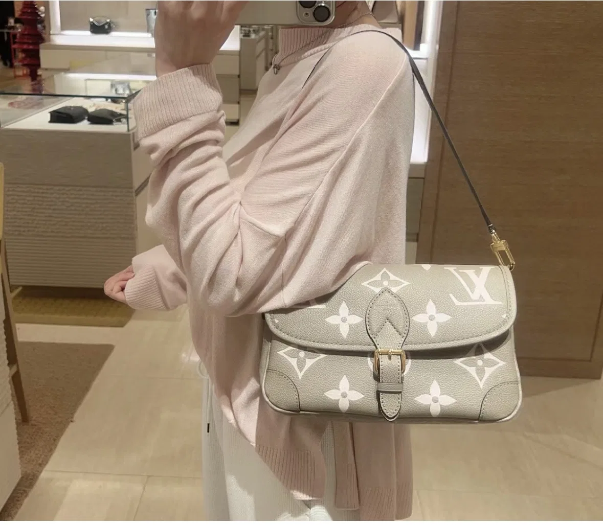 LV 27FW EJMGZXH 005 숄더백 57
