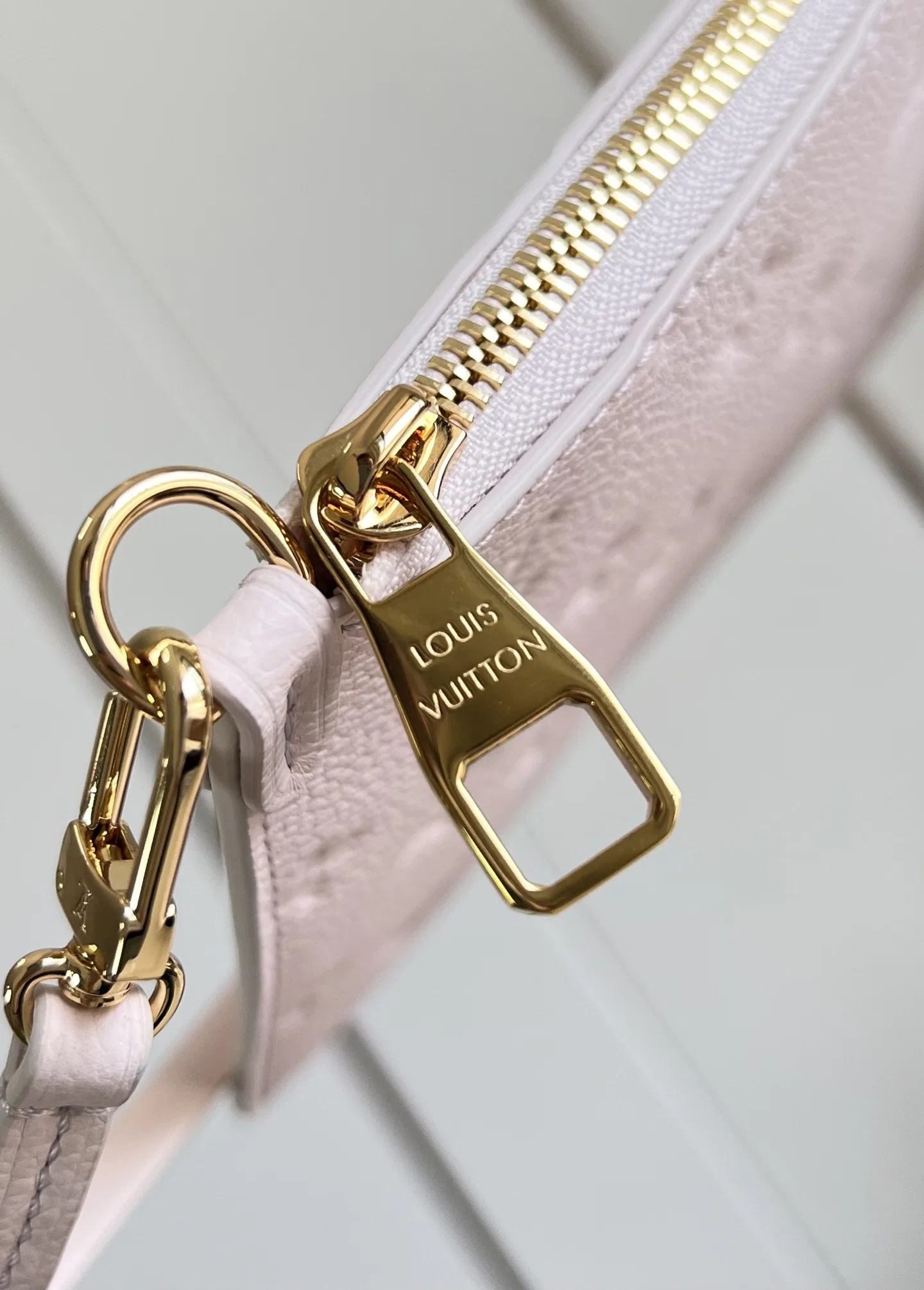 LV 27FW EJMGZXH 007 토트백 12