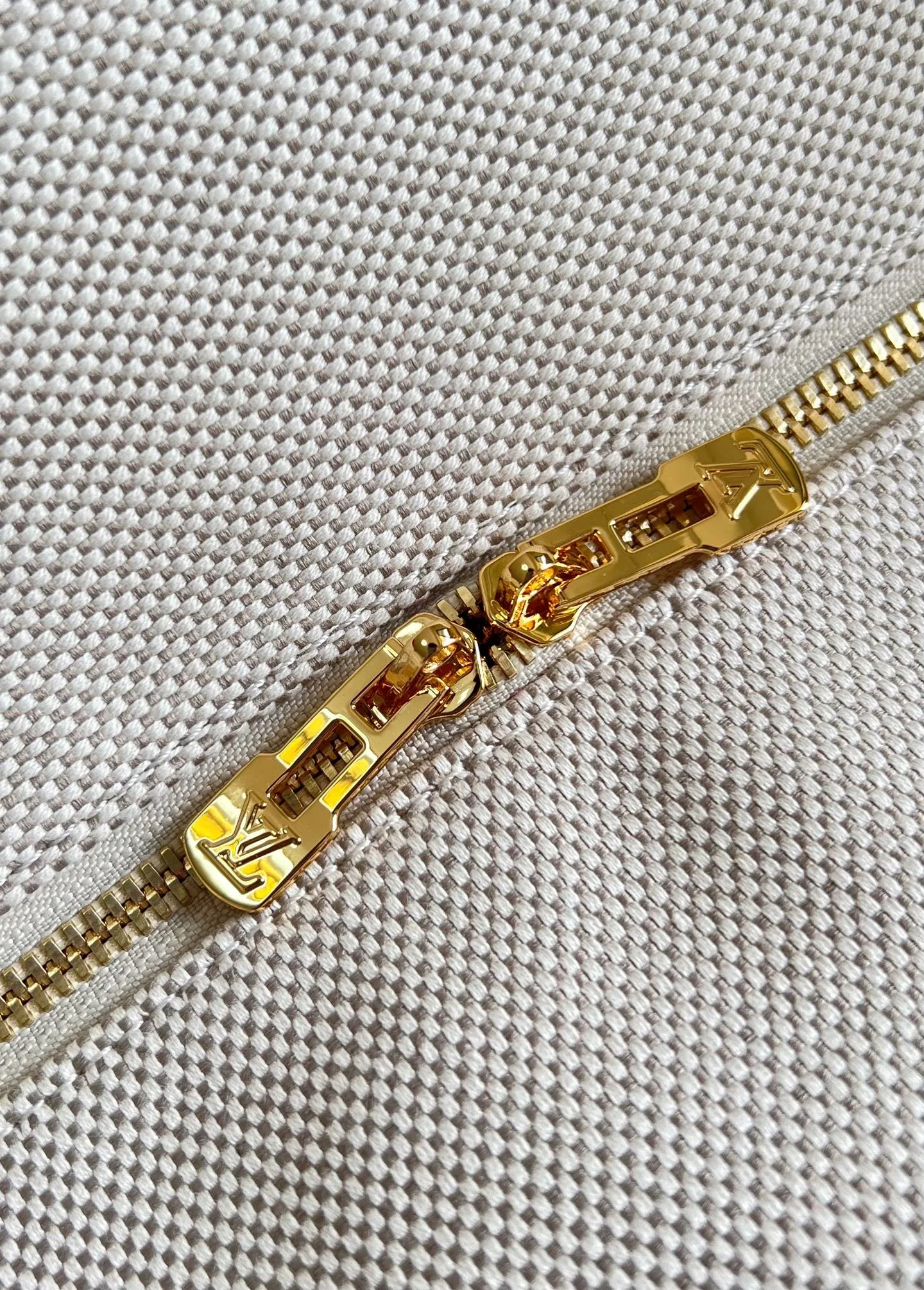 LV 27FW EJMGZXH 009 토트백 9
