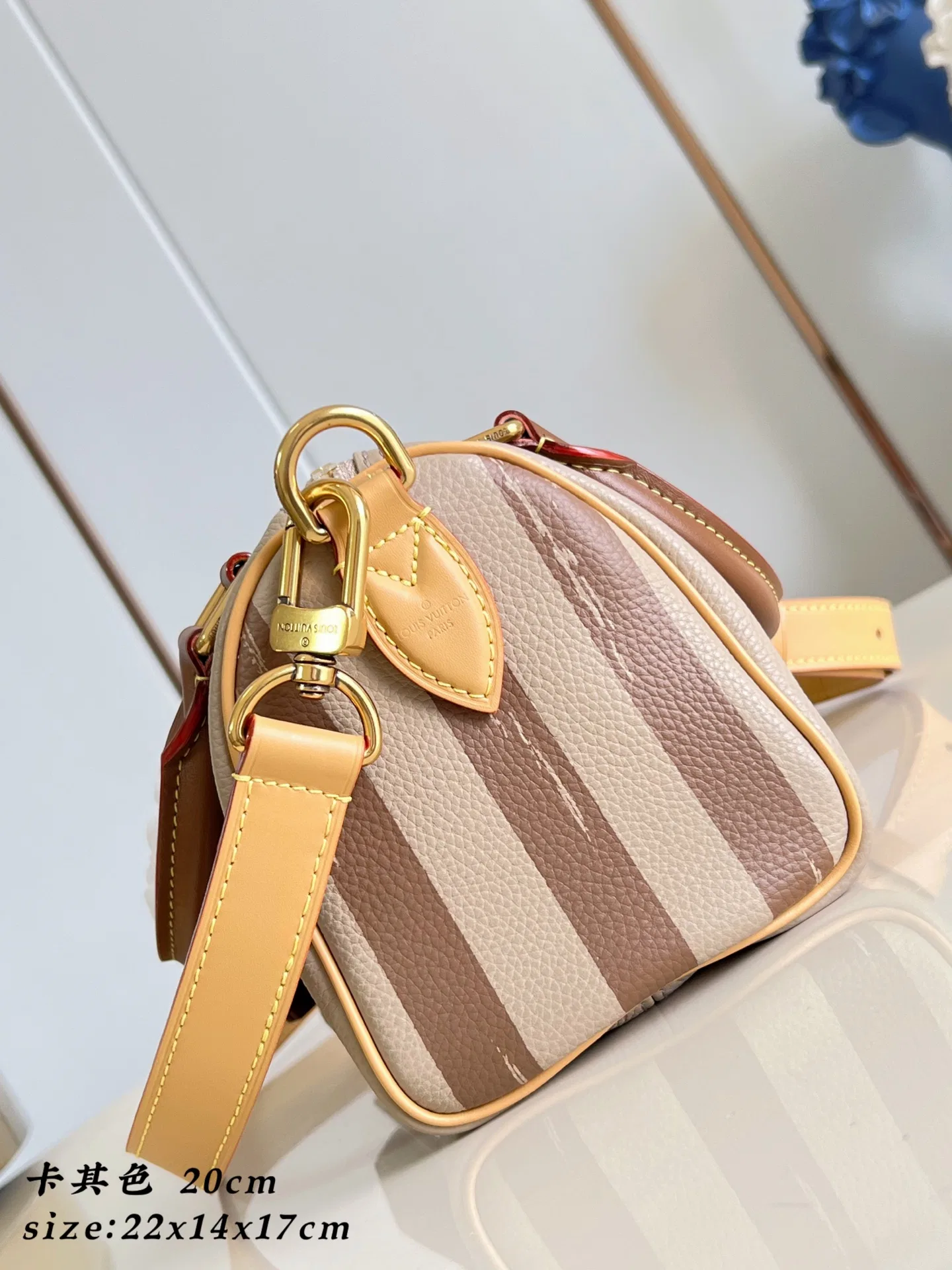 LV 27FW EJMGZXH 010 토트백 8