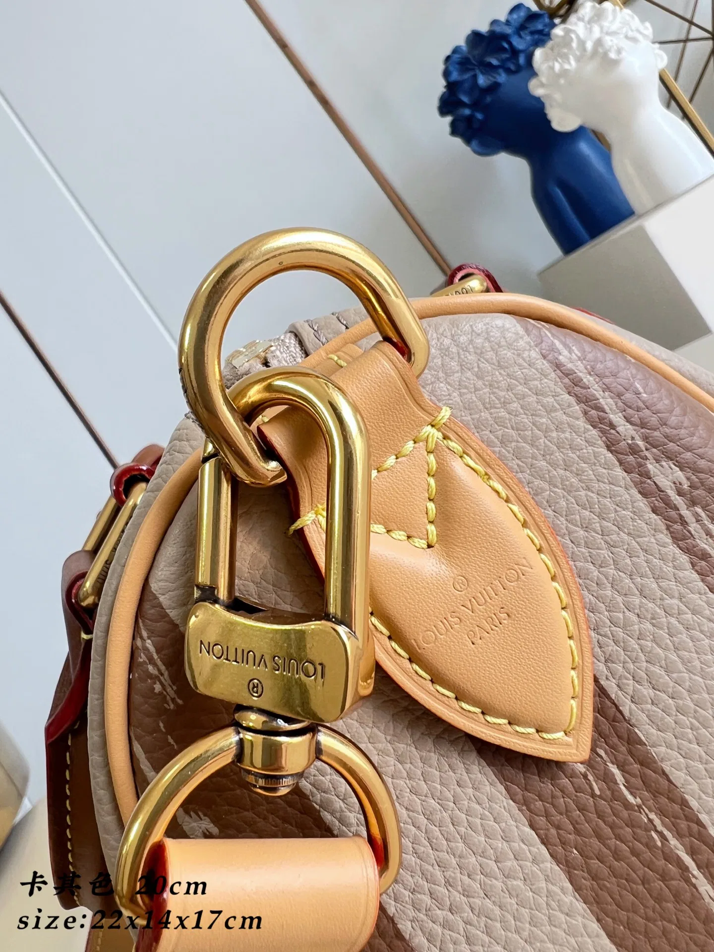 LV 27FW EJMGZXH 010 토트백 9