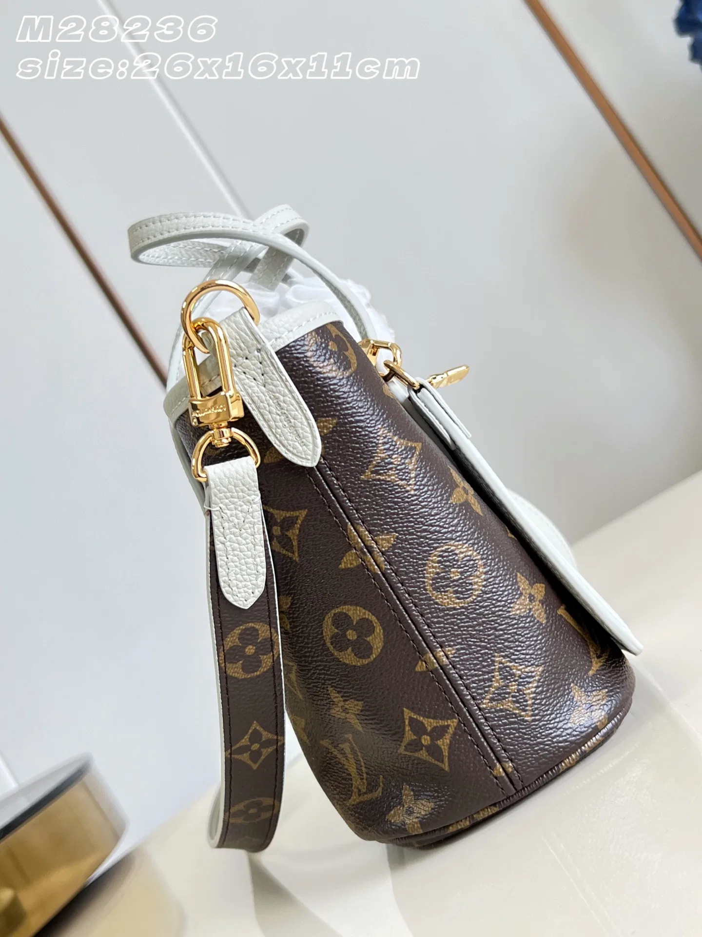 LV 27FW EJMGZXH 011 숄더백 15
