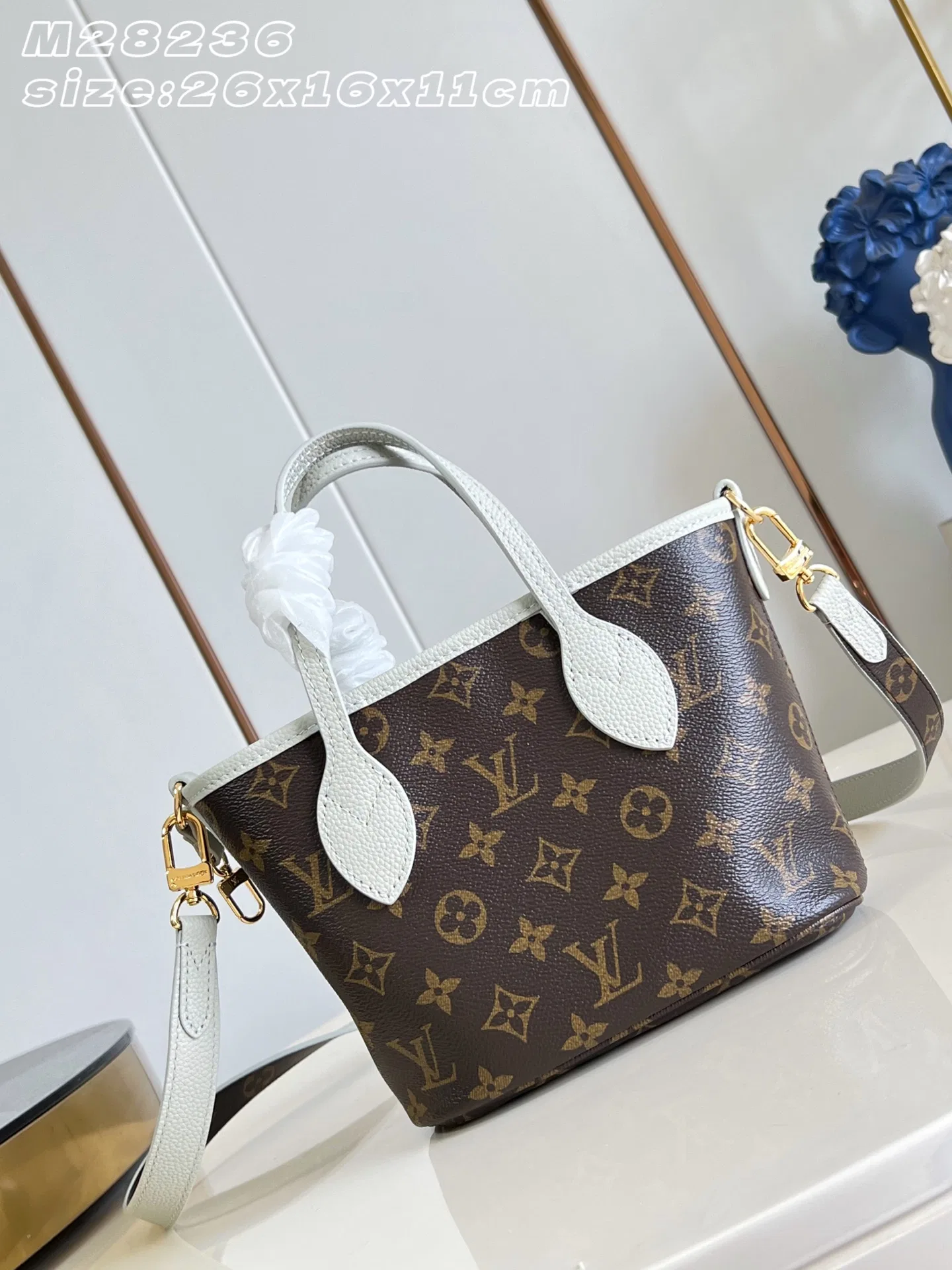 LV 27FW EJMGZXH 011 숄더백 17