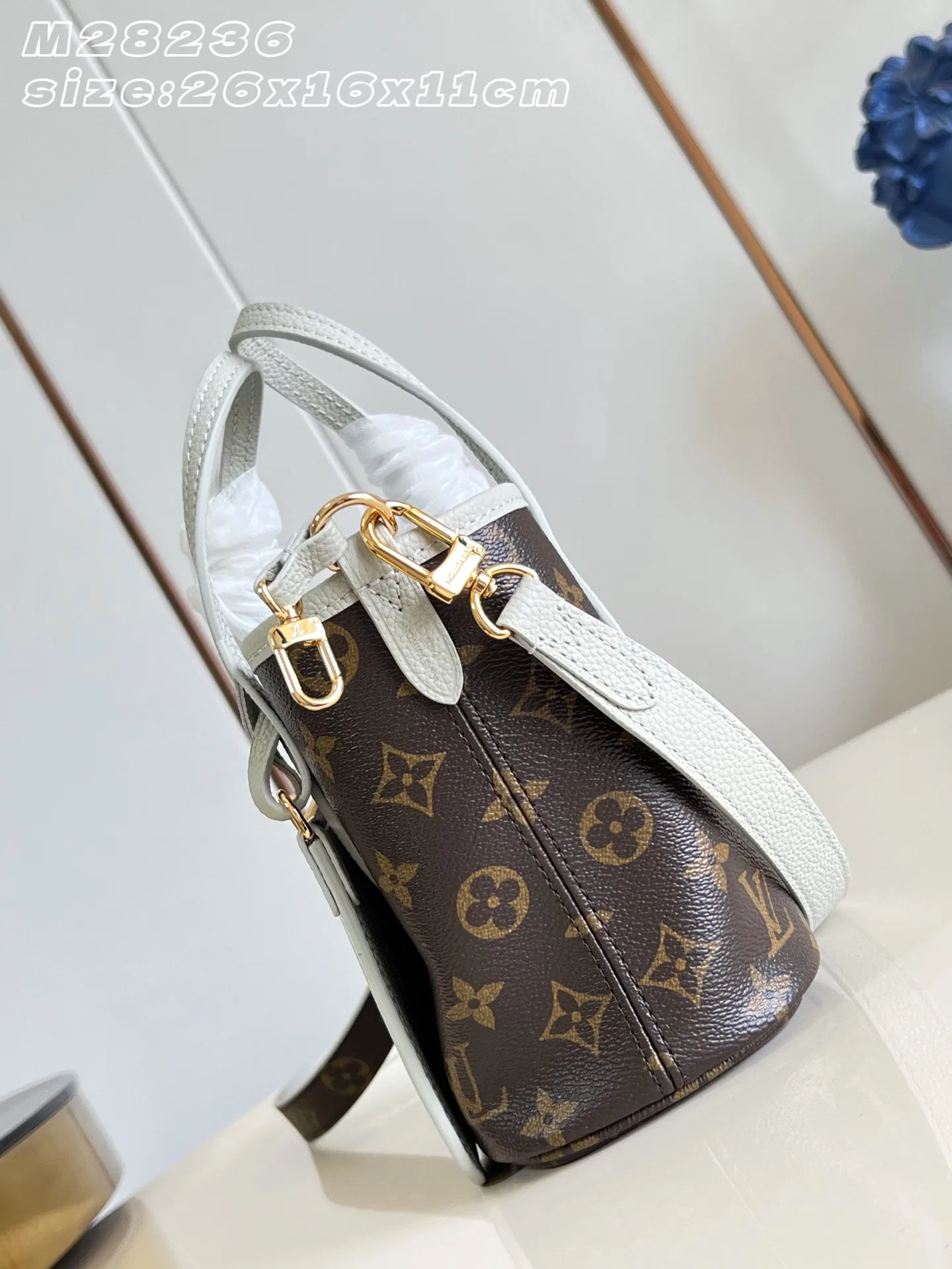 LV 27FW EJMGZXH 011 숄더백 18