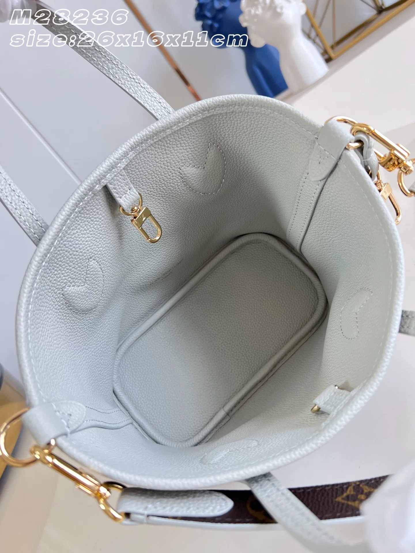 LV 27FW EJMGZXH 011 숄더백 22