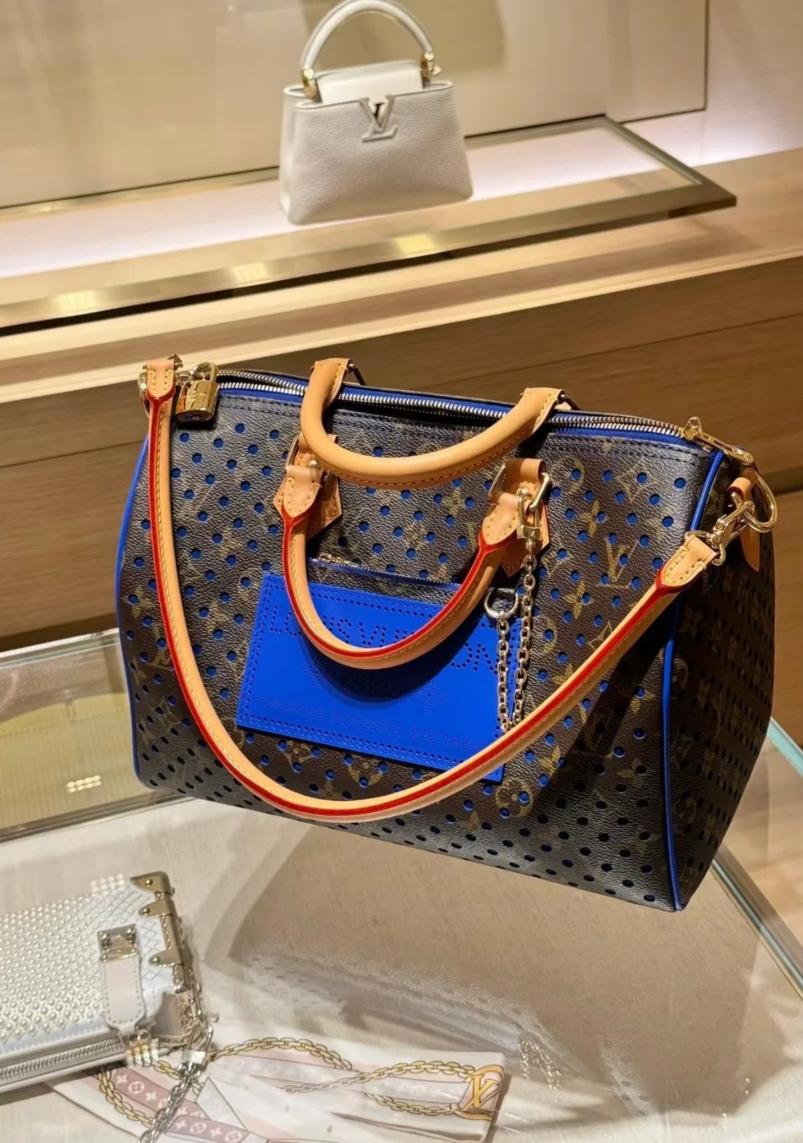 LV 27FW EJMGZXH 029 토트백 12