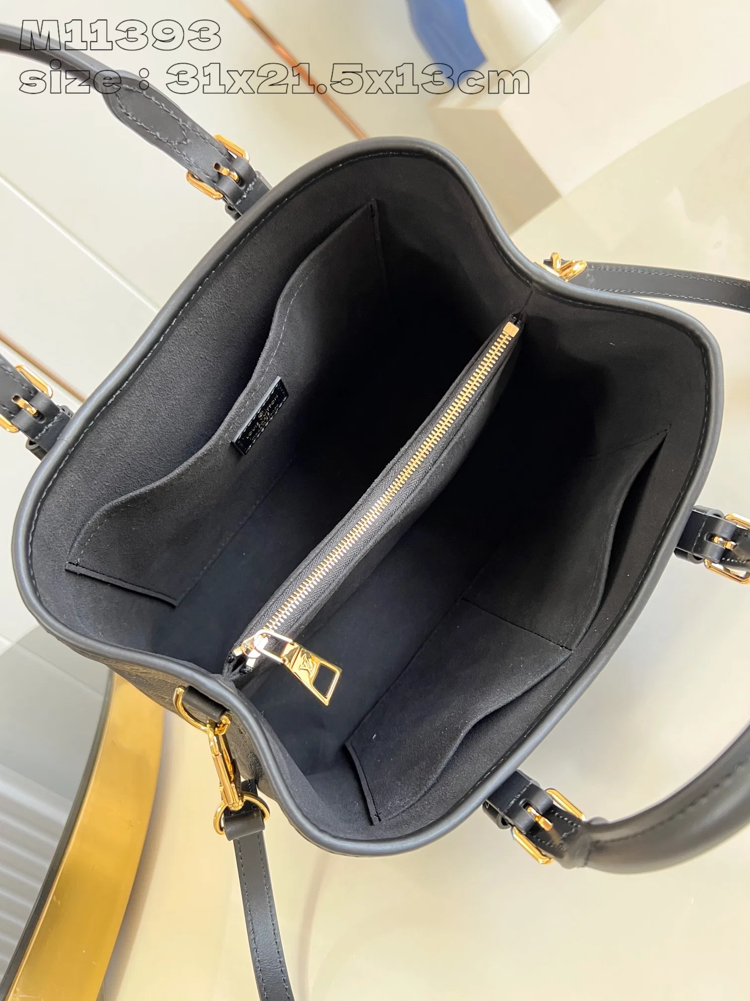 LV 27FW EJMGZXH 037 토트백 7