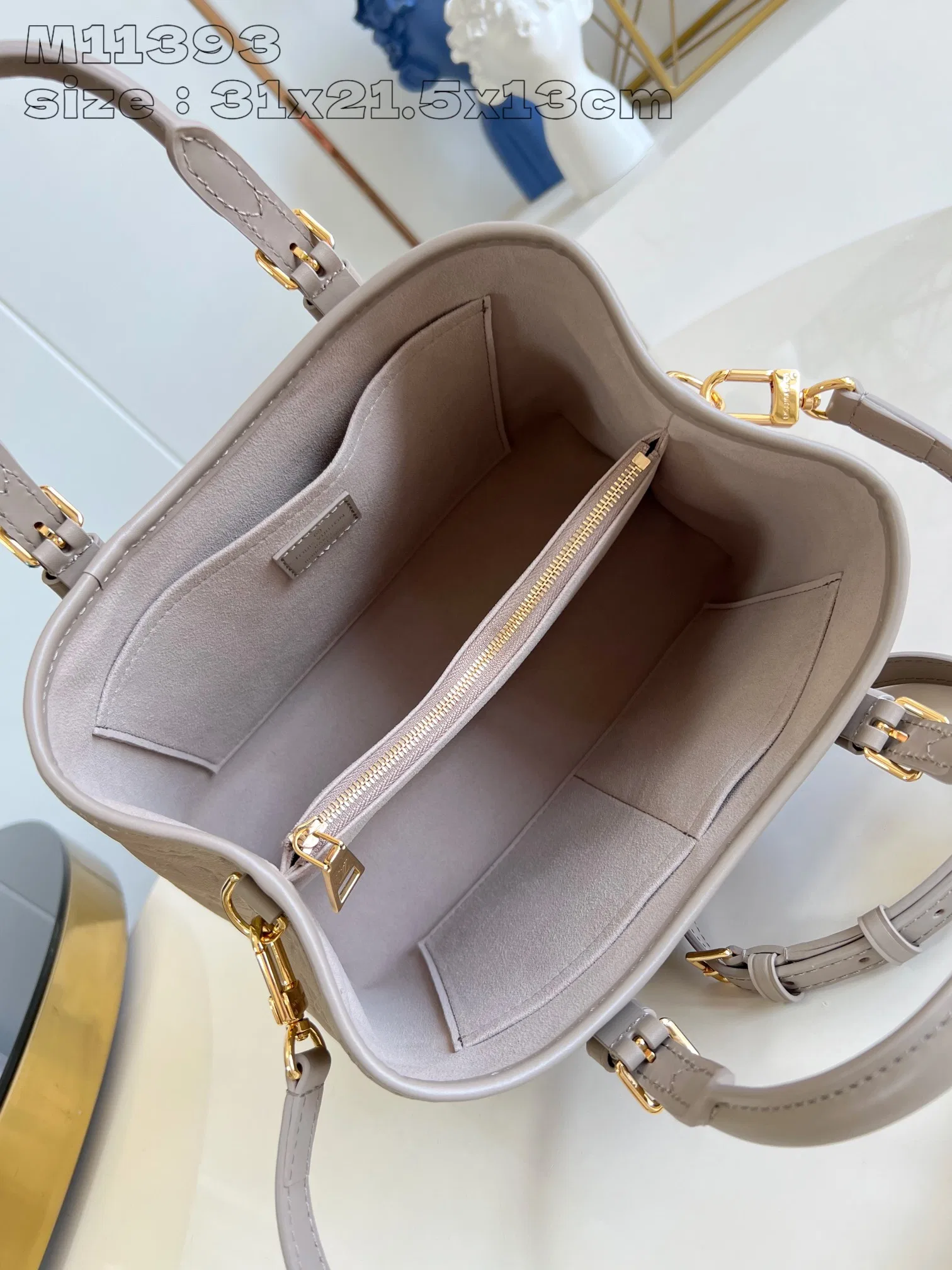 LV 27FW EJMGZXH 037 토트백 17