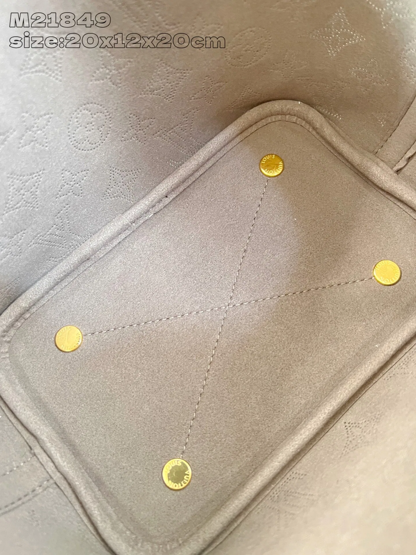 LV 27FW EJMGZXH 040 토트백 38
