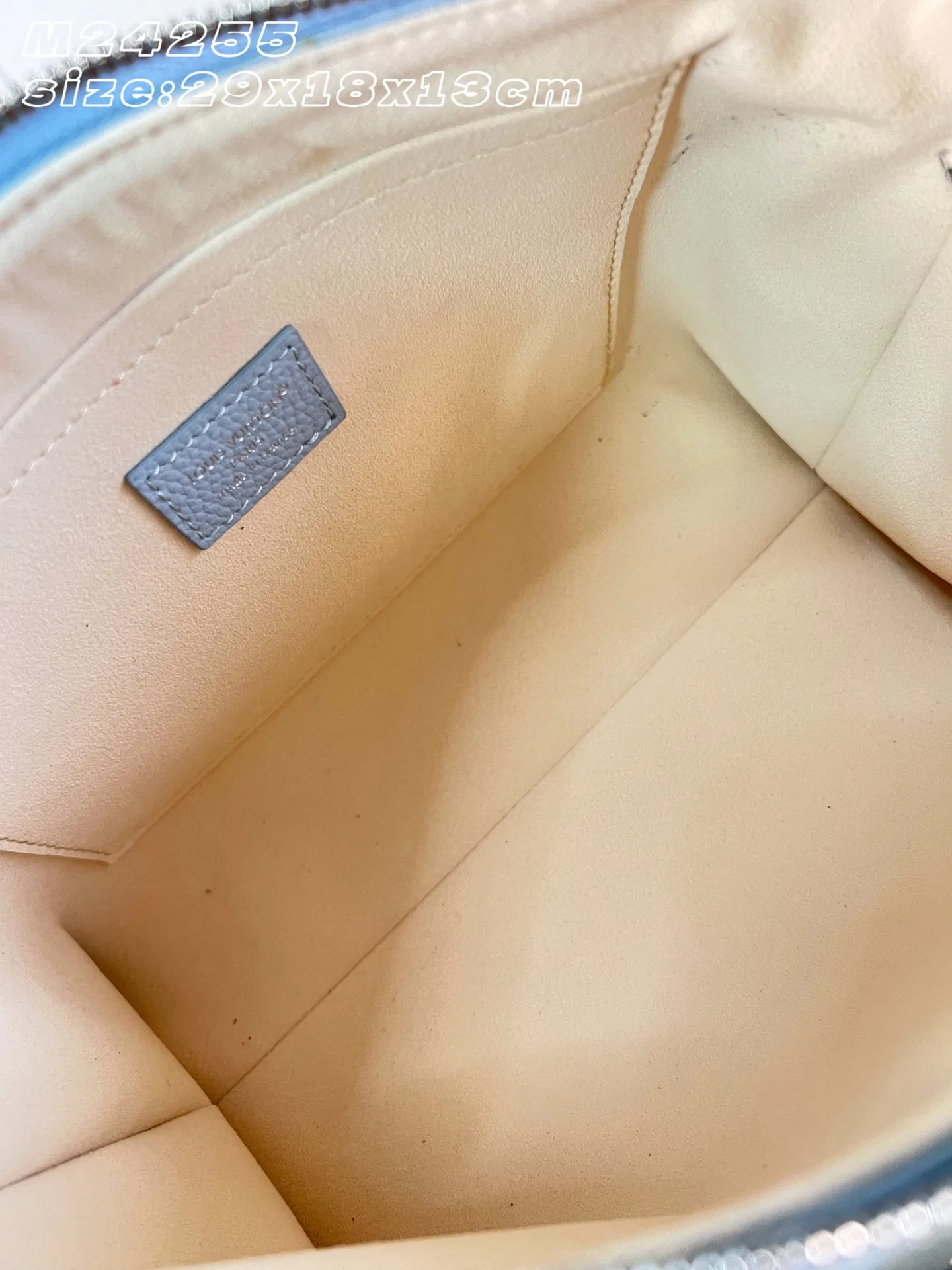 LV 27FW EJMGZXH 042 숄더백 11