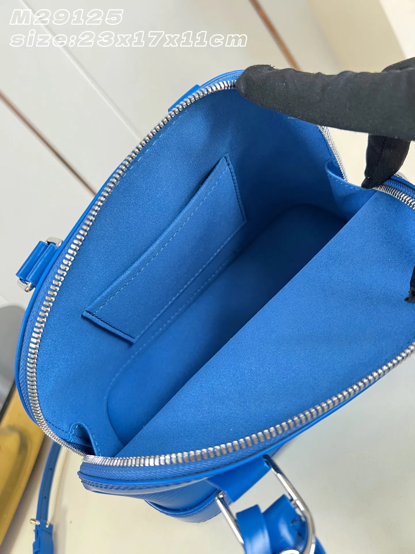 LV 27FW EJMGZXH 048 토트백 11