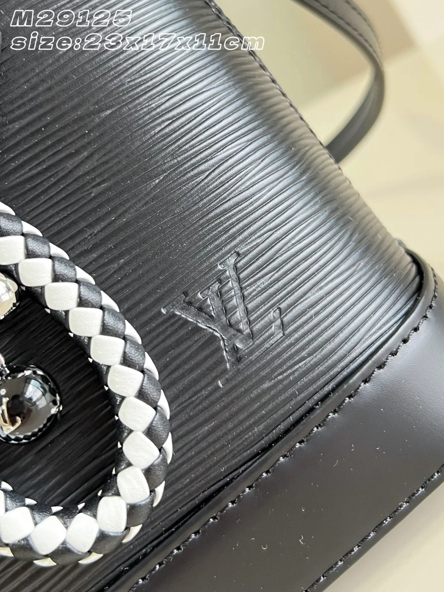 LV 27FW EJMGZXH 048 토트백 15