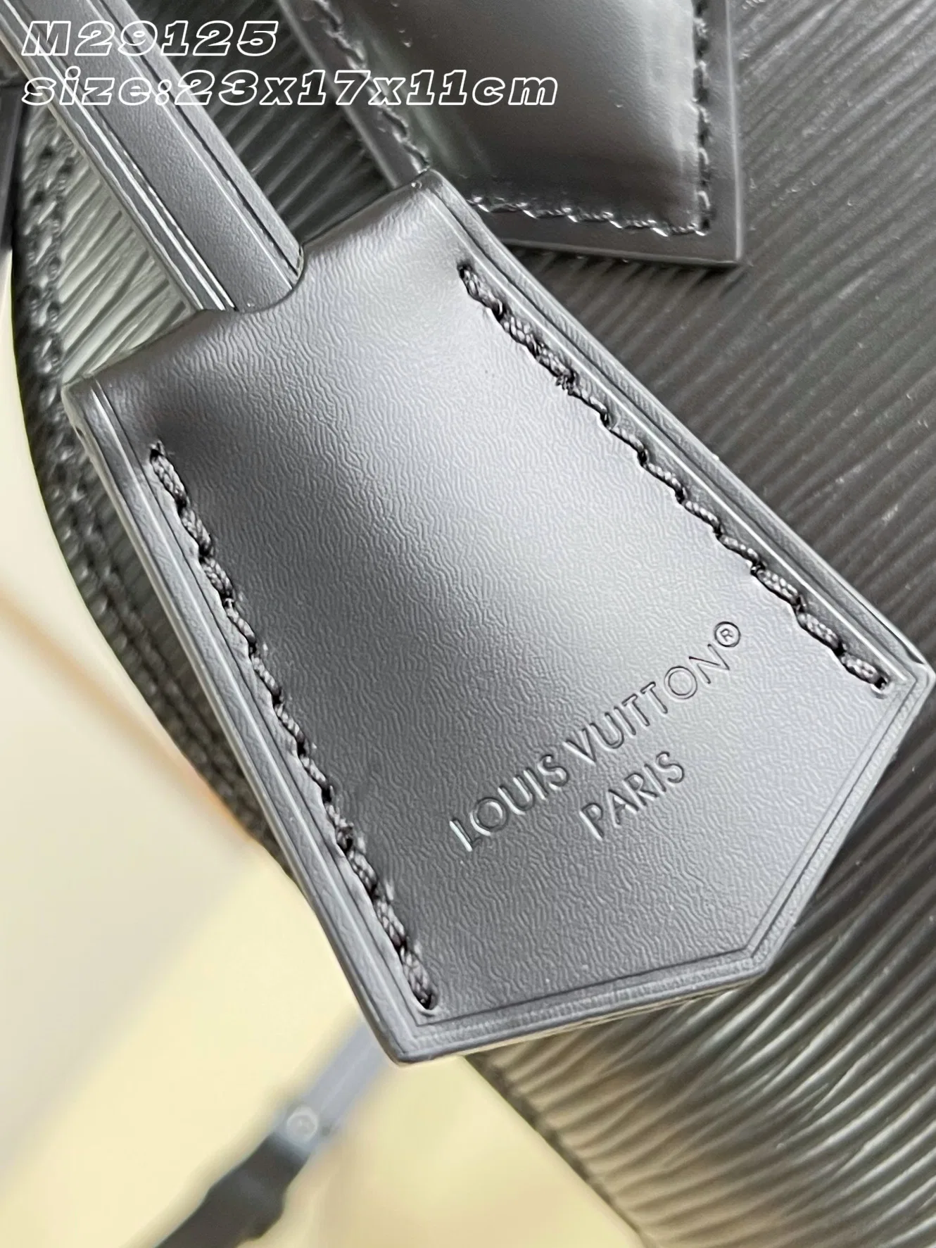 LV 27FW EJMGZXH 048 토트백 17