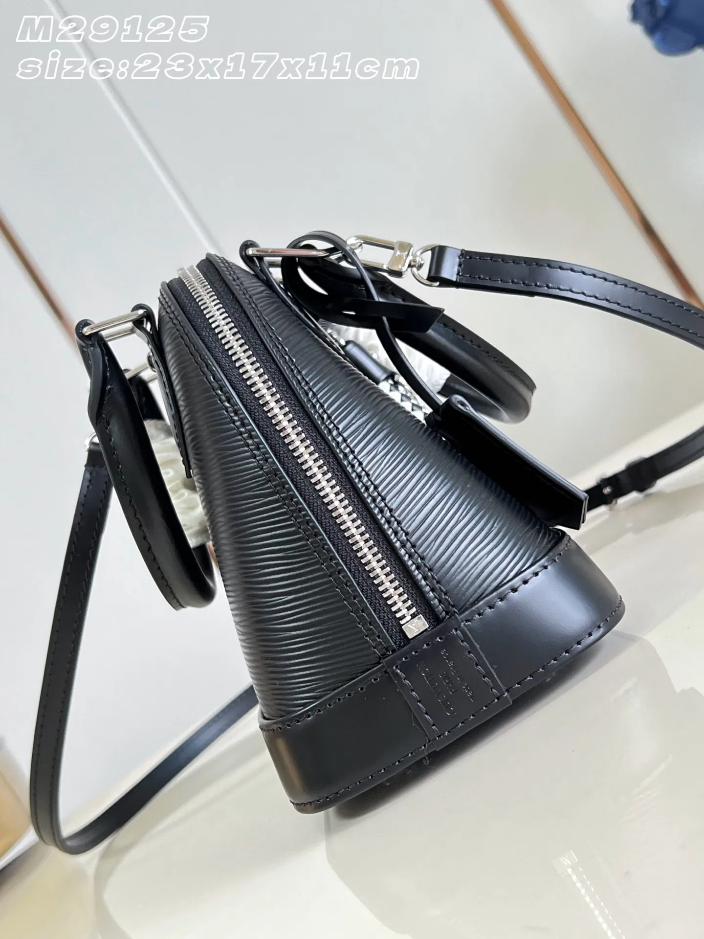 LV 27FW EJMGZXH 048 토트백 18