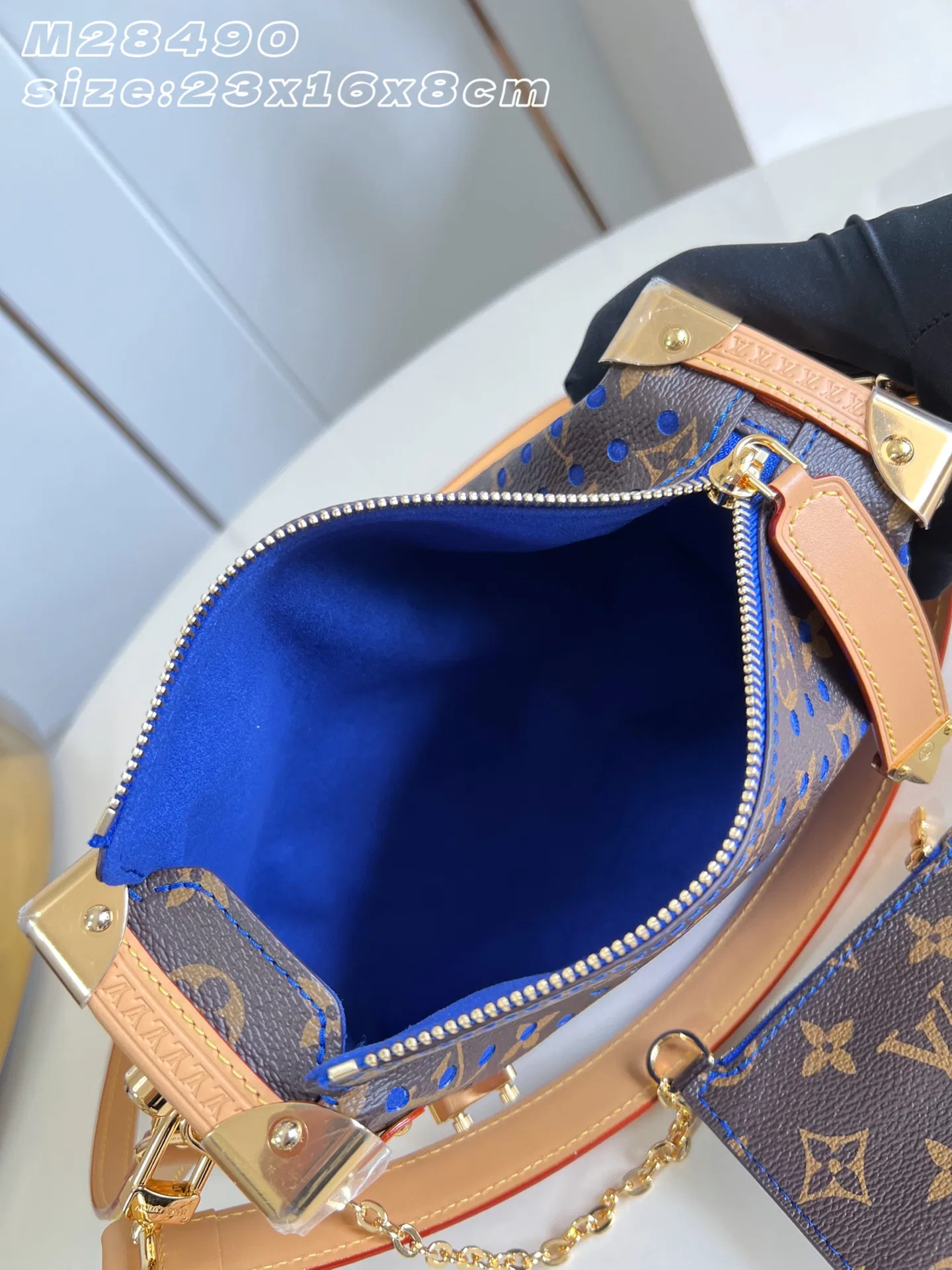 LV 27FW EJMGZXH 050 크로스백 11