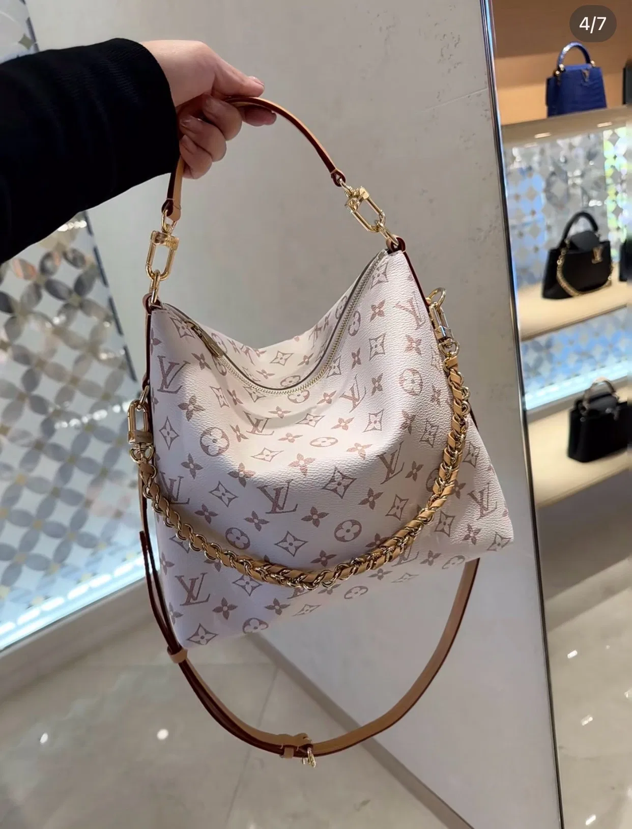 LV 27FW EJMGZXH 051 숄더백 12