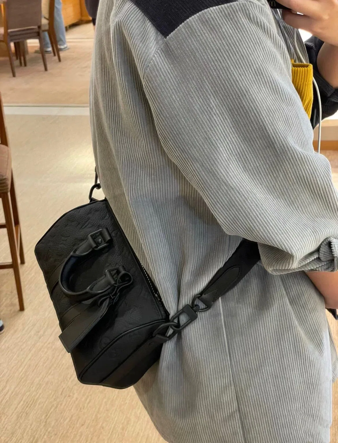 LV 27FW EJMGZXH 053 토트백 11