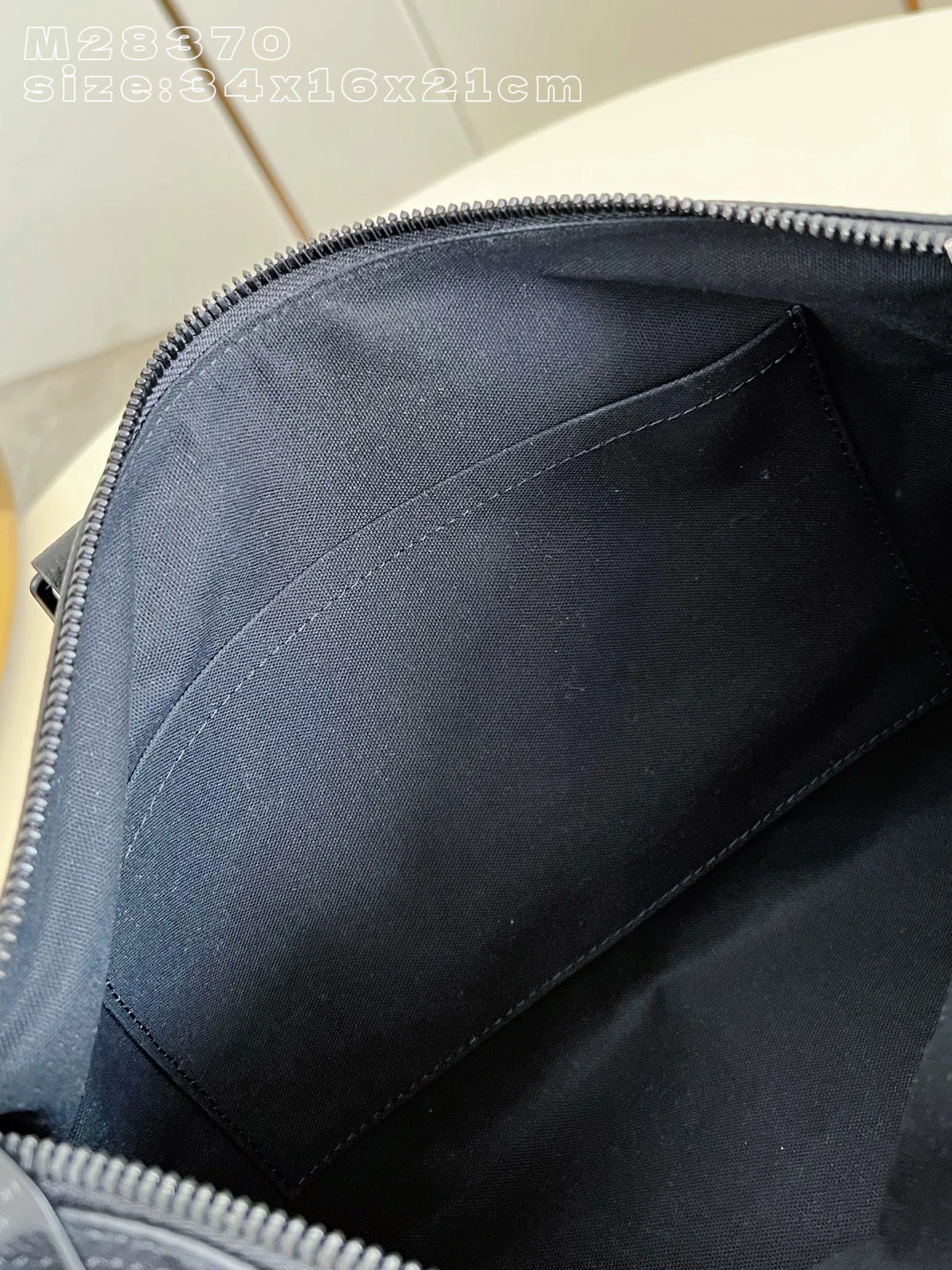 LV 27FW EJMGZXH 054 토트백 12