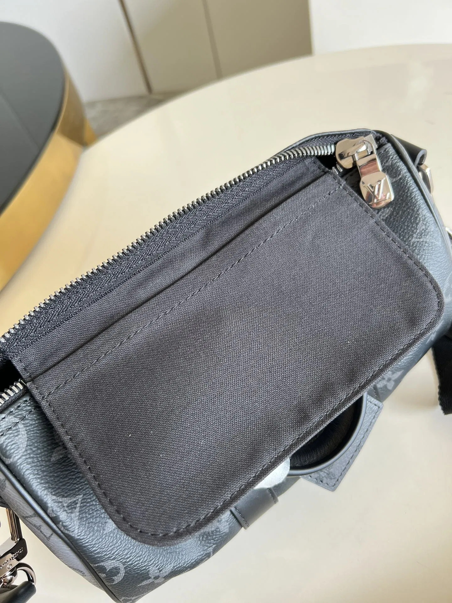 LV 27FW EJMGZXH 056 미니토트백 12