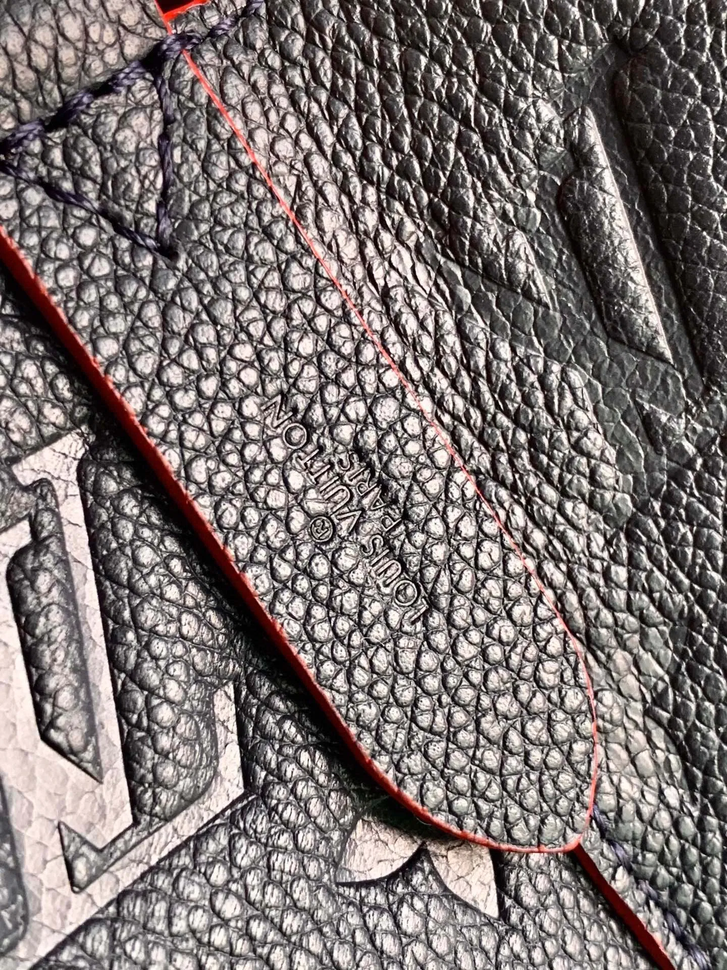 LV 27FW EJMGZXH 065 버킷백 15