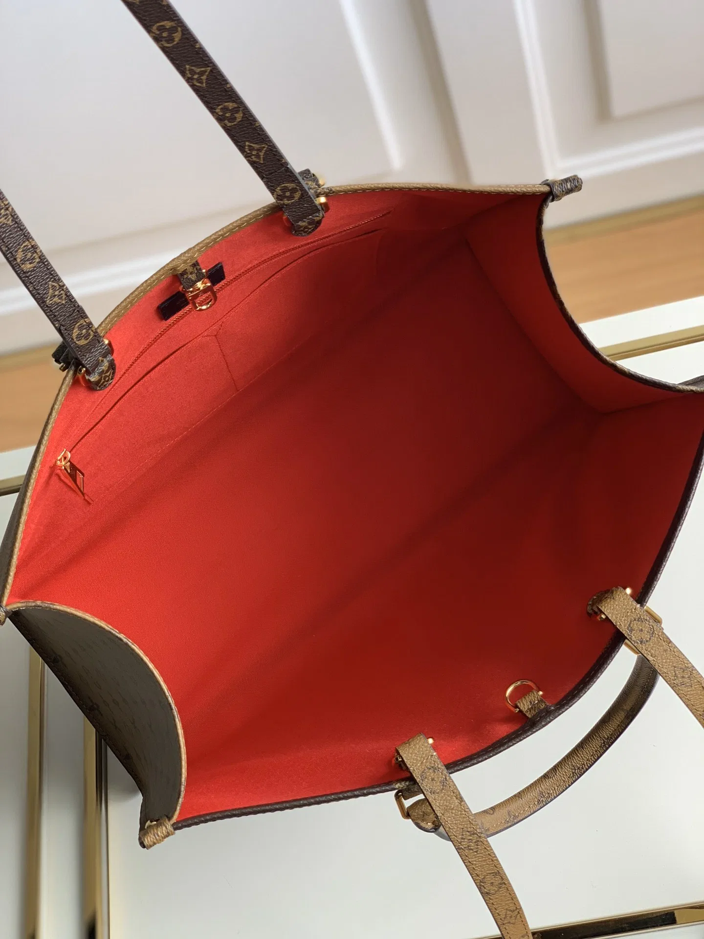 LV 27FW EJMGZXH 066 토트백 8