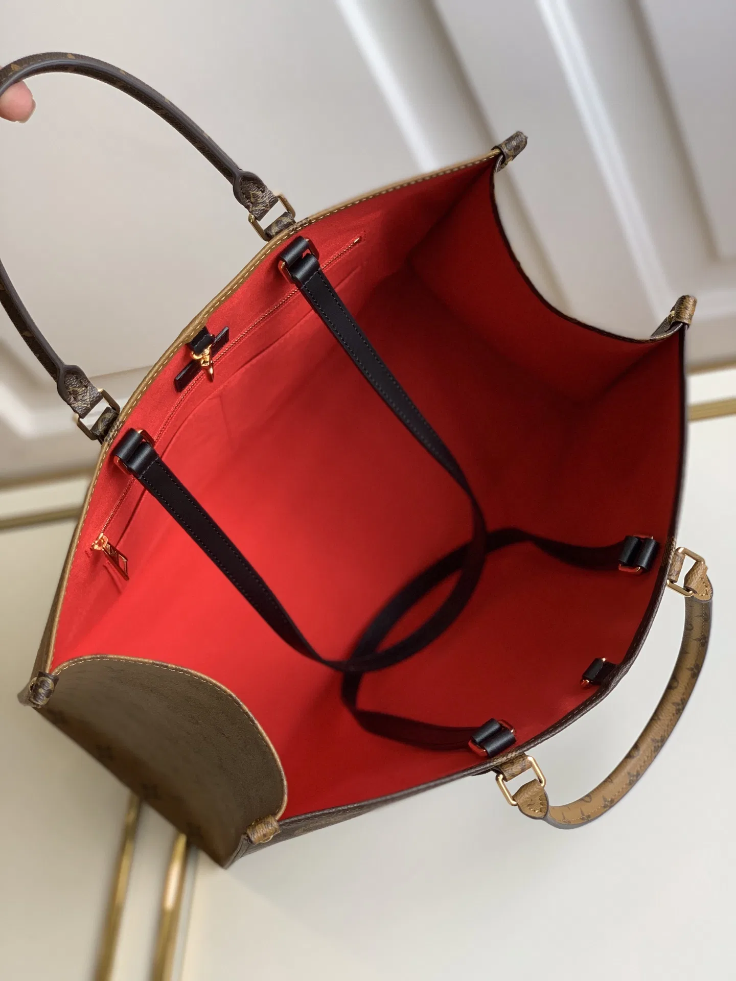 LV 27FW EJMGZXH 068 토트백 8