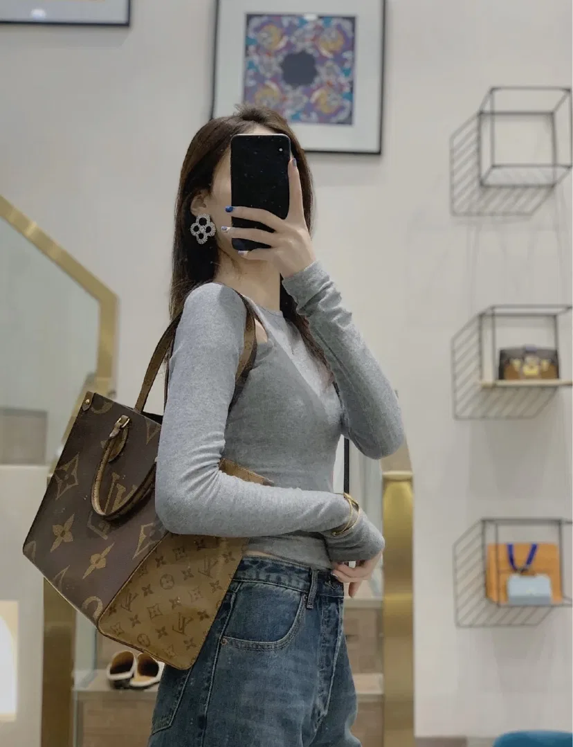 LV 27FW EJMGZXH 069 토트백 12
