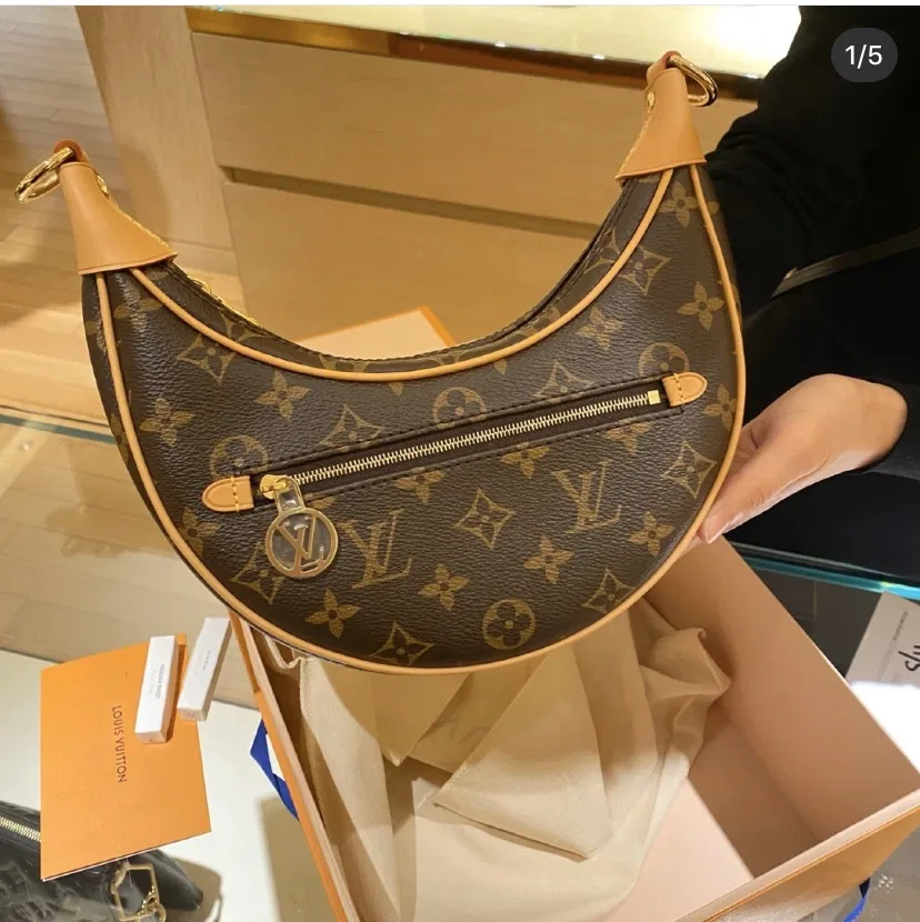 LV 27FW EJMGZXH 070 미니숄더백 11