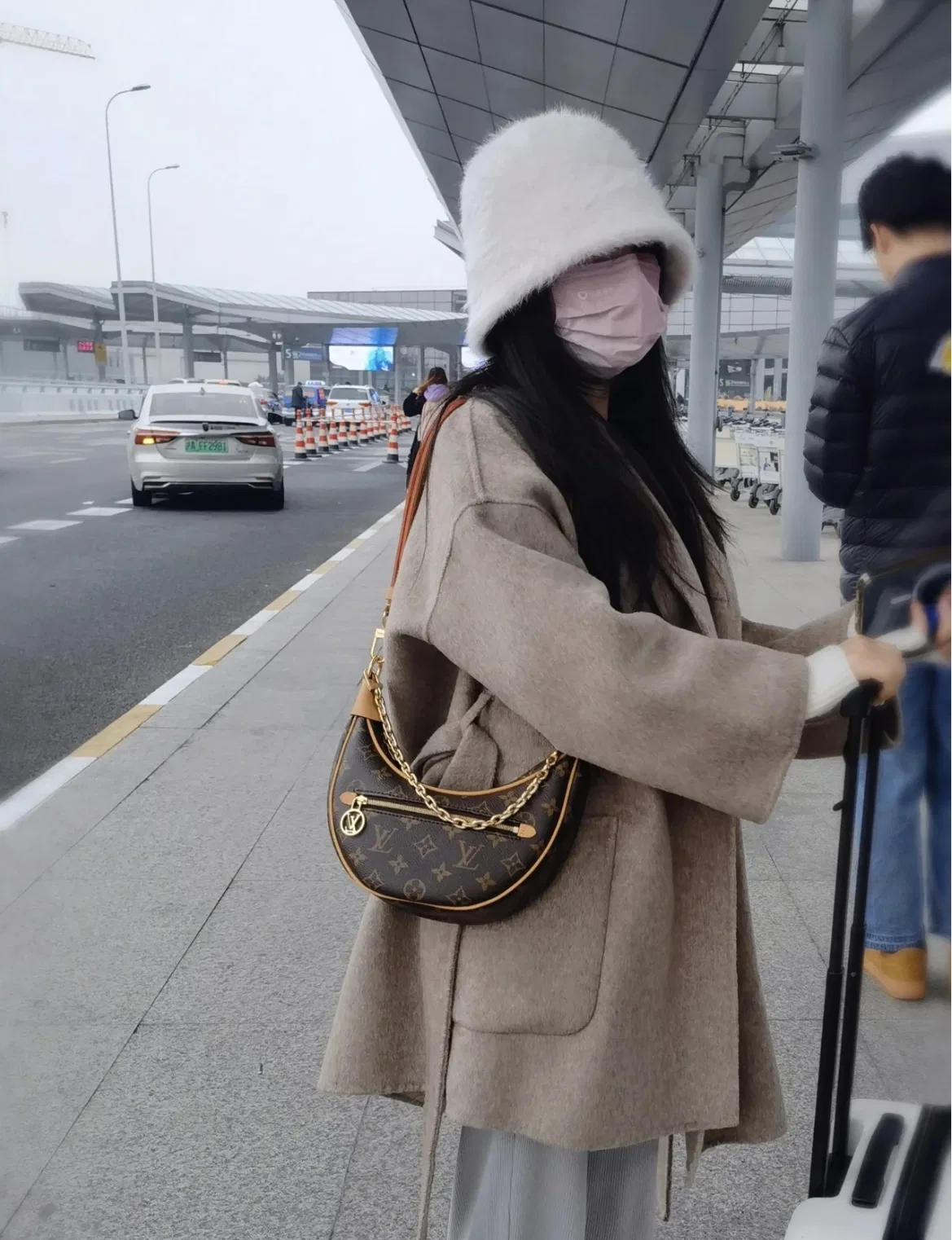 LV 27FW EJMGZXH 070 미니숄더백 12