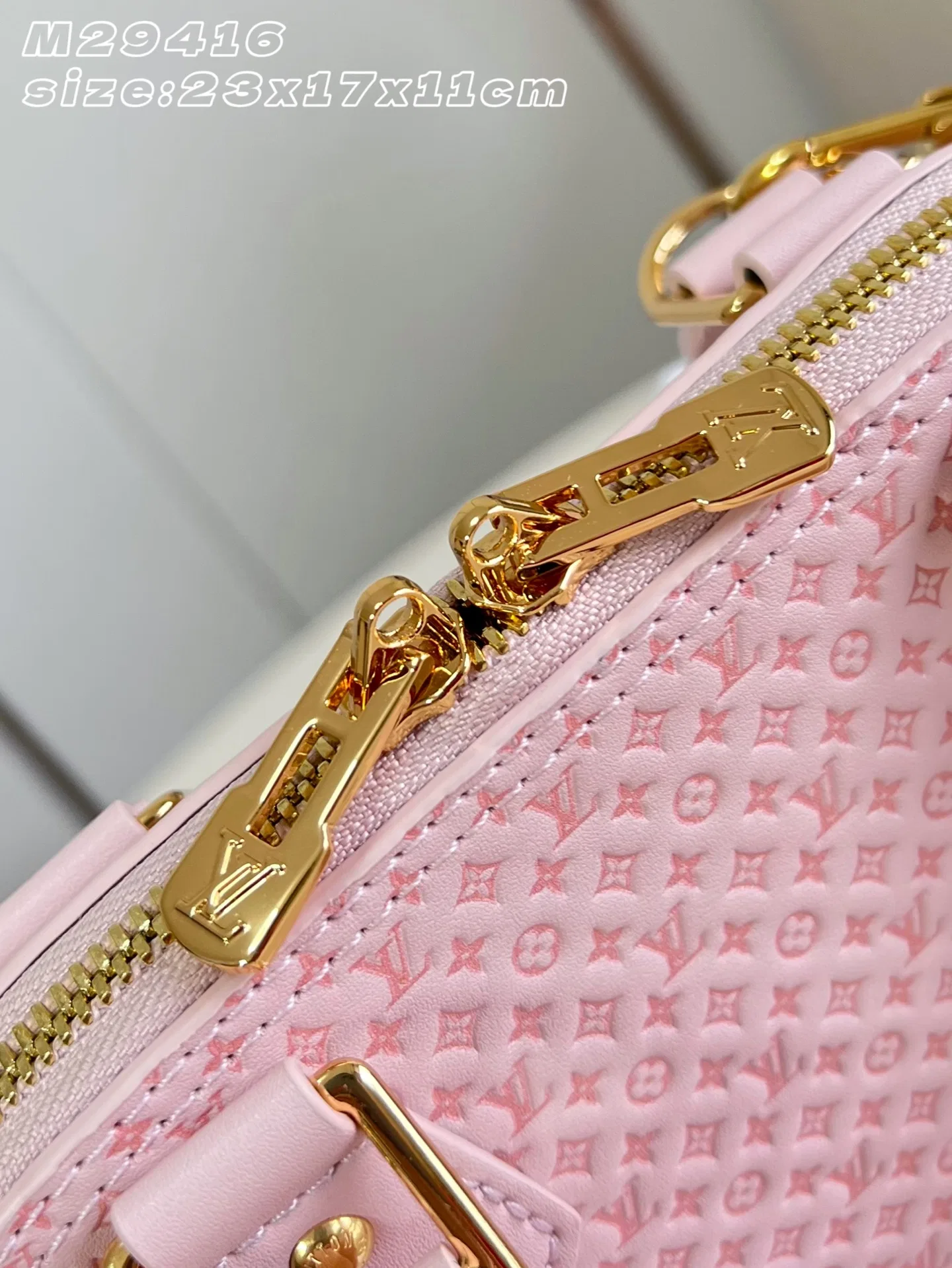 LV 27FW EJMGZXH 078 토트백 9