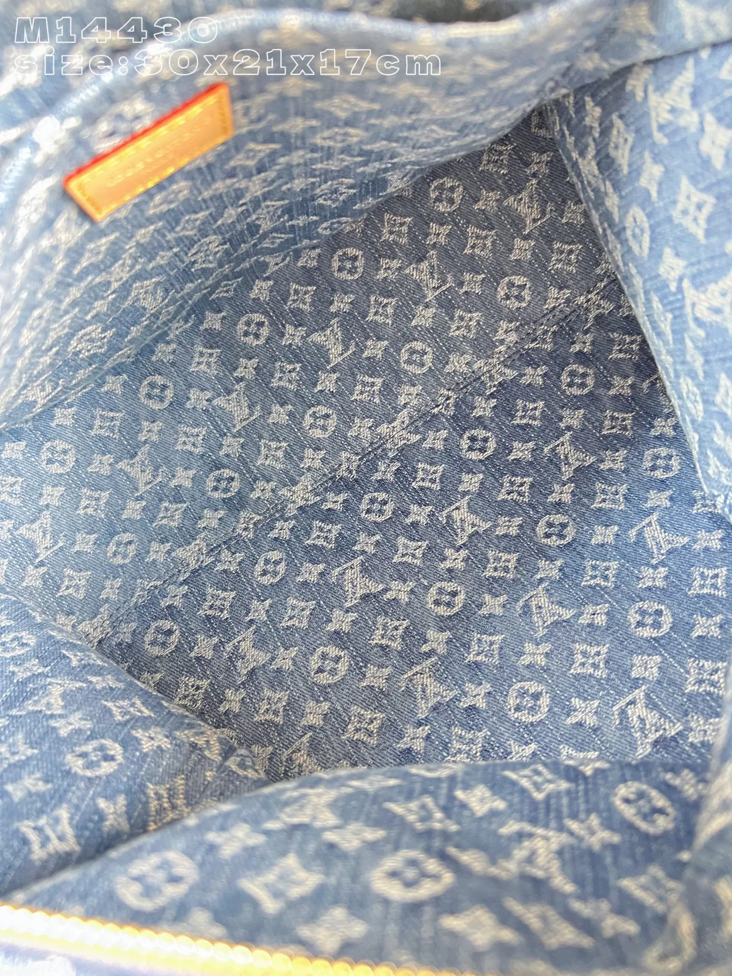 LV 27FW EJMGZXH 083 토트백 12